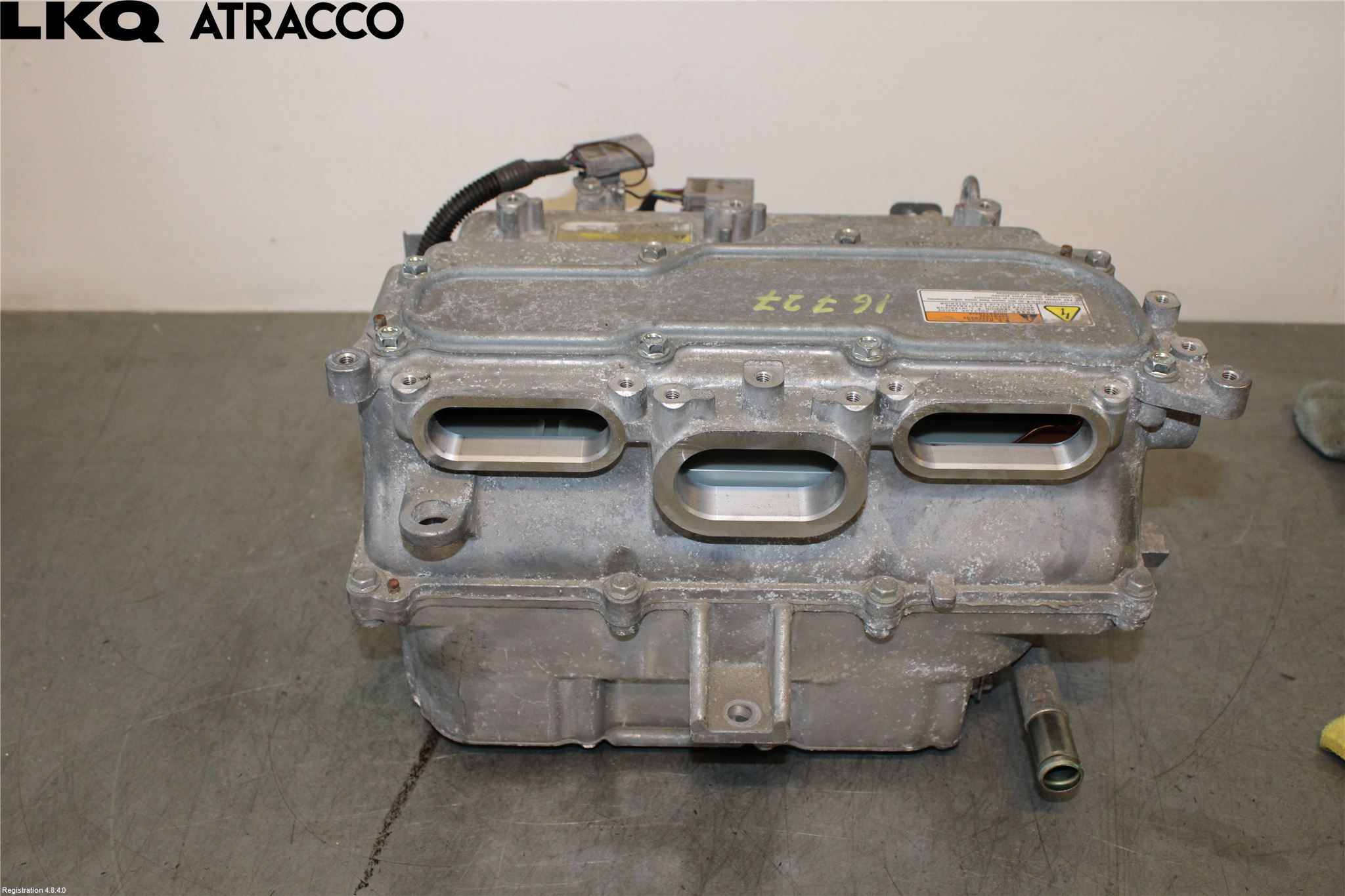 Mitsubishi OUTLANDER 13-21 Batteriladdare Högspänning
