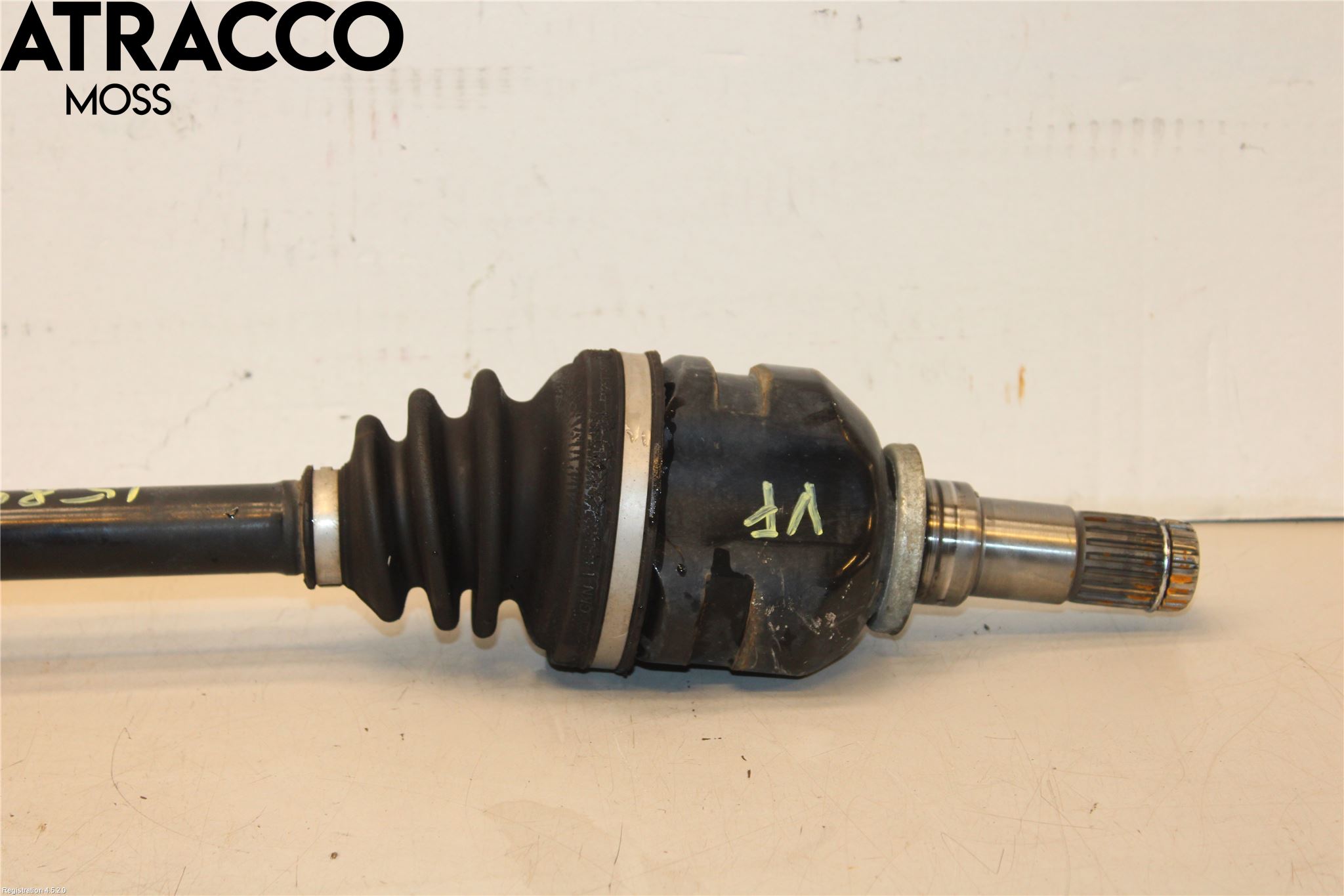 Toyota YARIS XP130 15-20 Drivaxel Fram Vänster