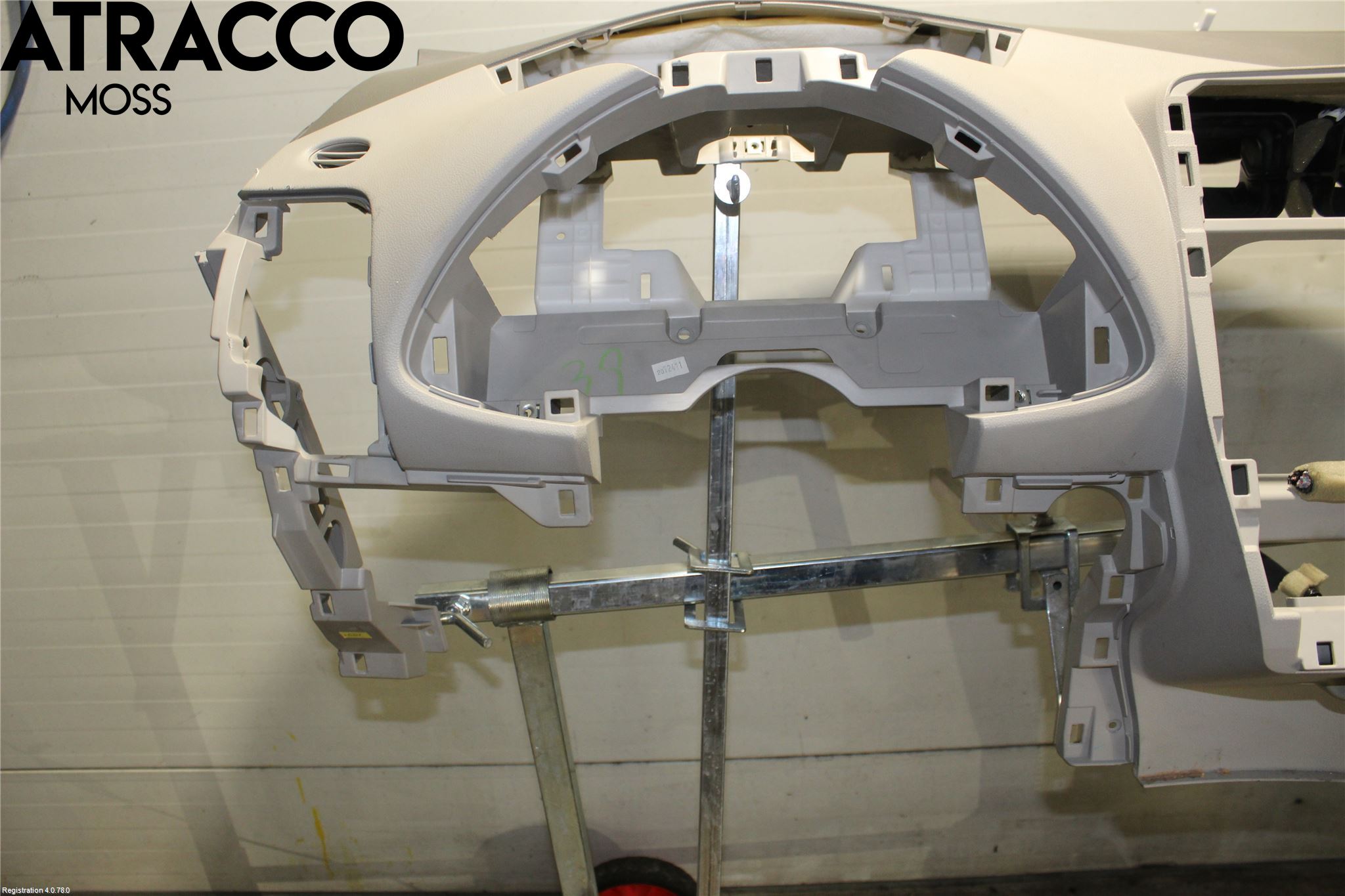 Nissan LEAF 11-17 Instrumentbräda
