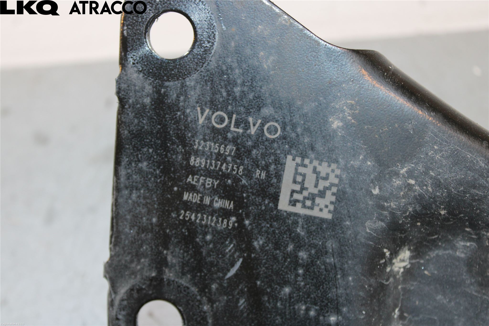 Volvo EX40 25- Bärarm Bak Höger