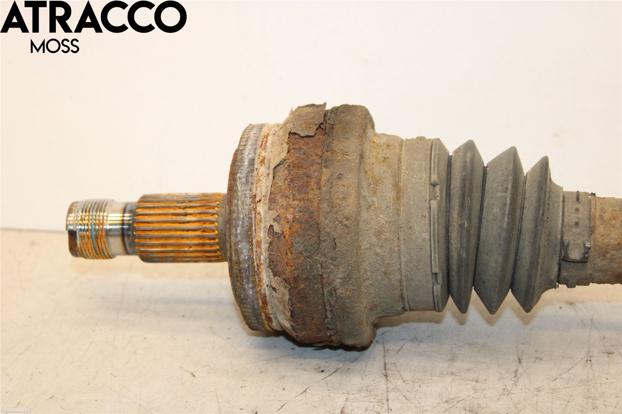 Mercedes-Benz MB C-KLASS (W204) 07-15 Drivaxel Bak Höger