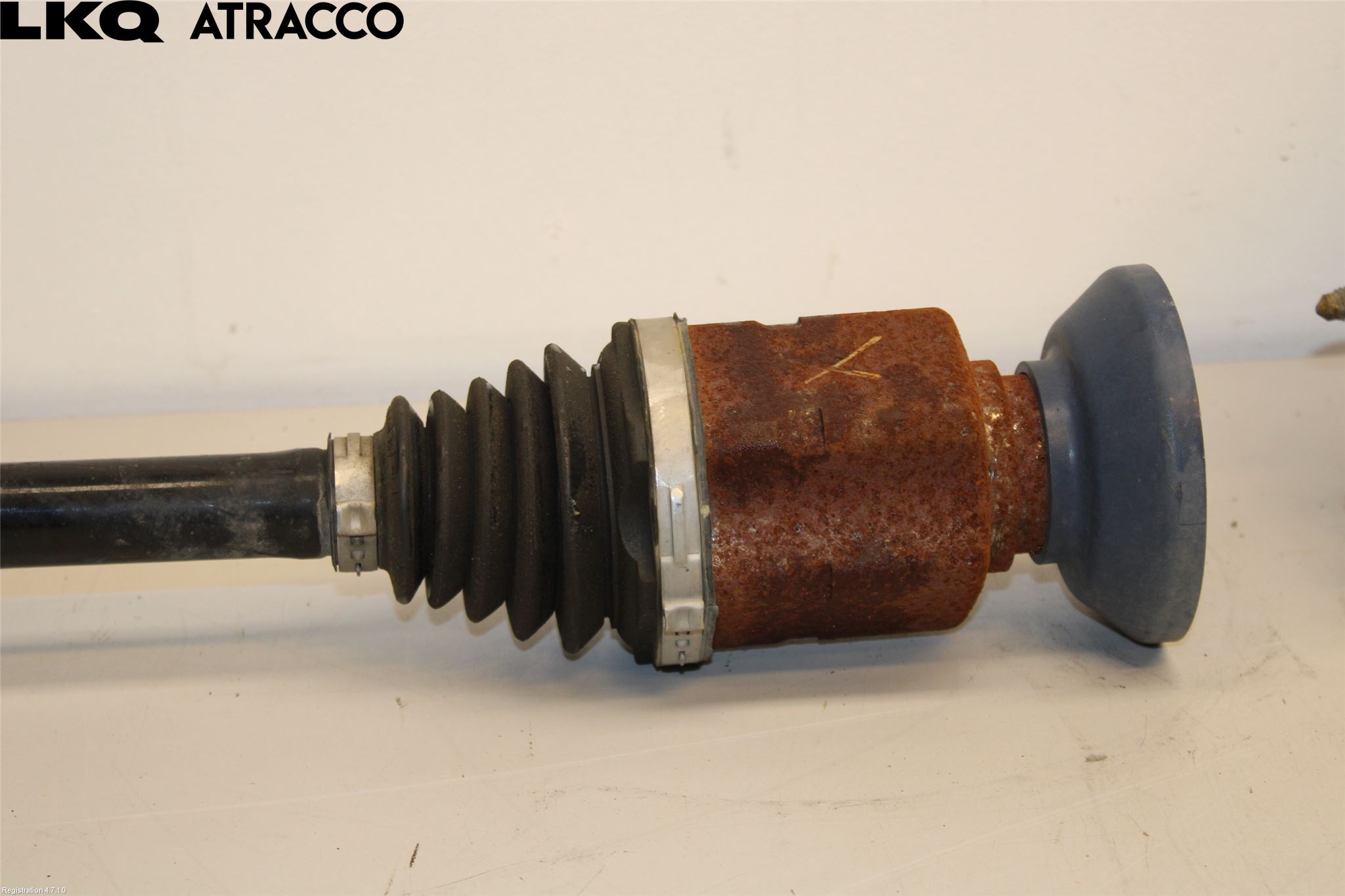 Volkswagen VW TIGUAN 16-24 Drivaxel Fram Höger
