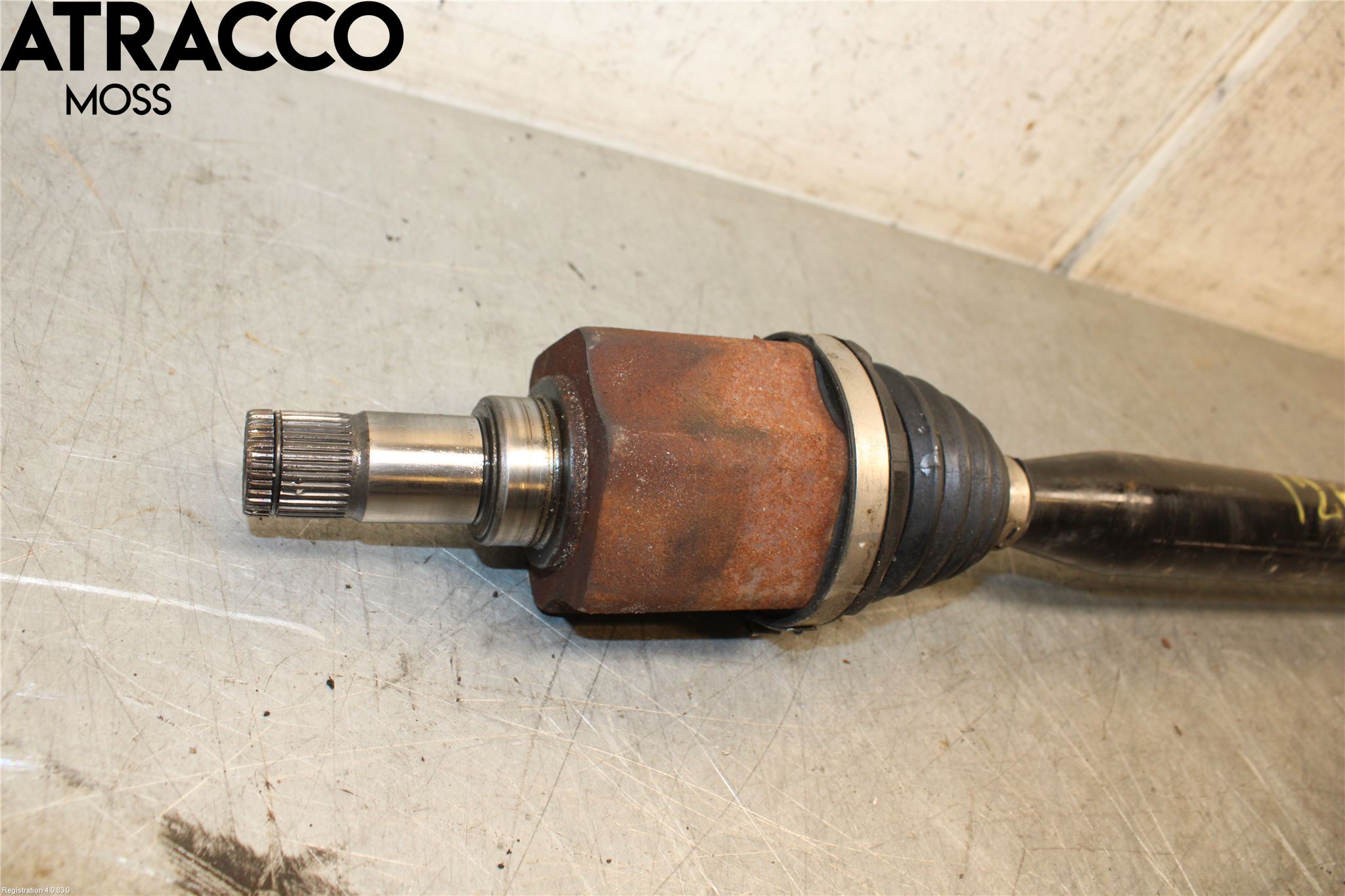 Volkswagen VW POLO 10-17 Drivaxel Fram Höger