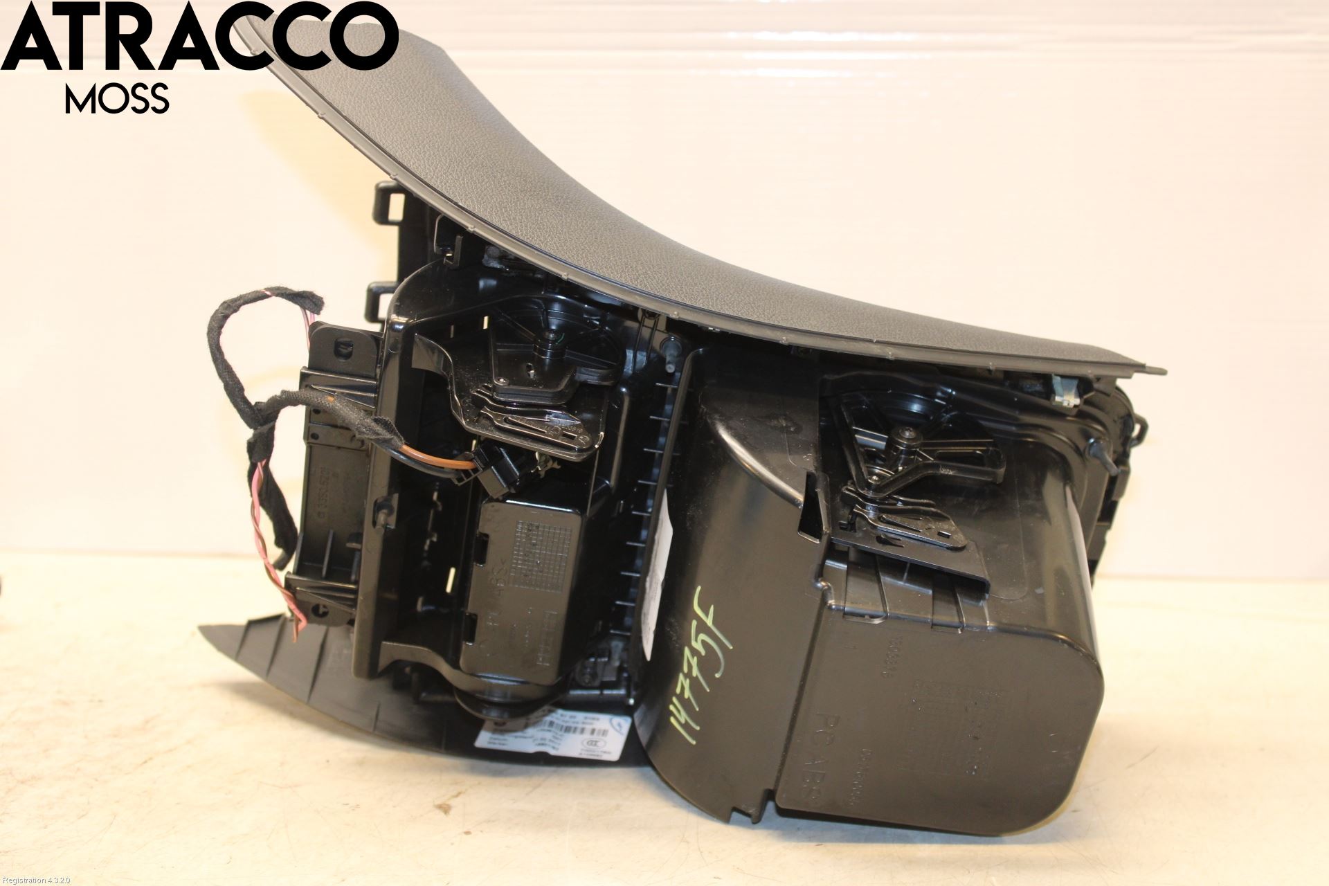 Mercedes-Benz MB CLA-KLASS (C117/X117) 13-19 Instrumentkonsoll Mitt