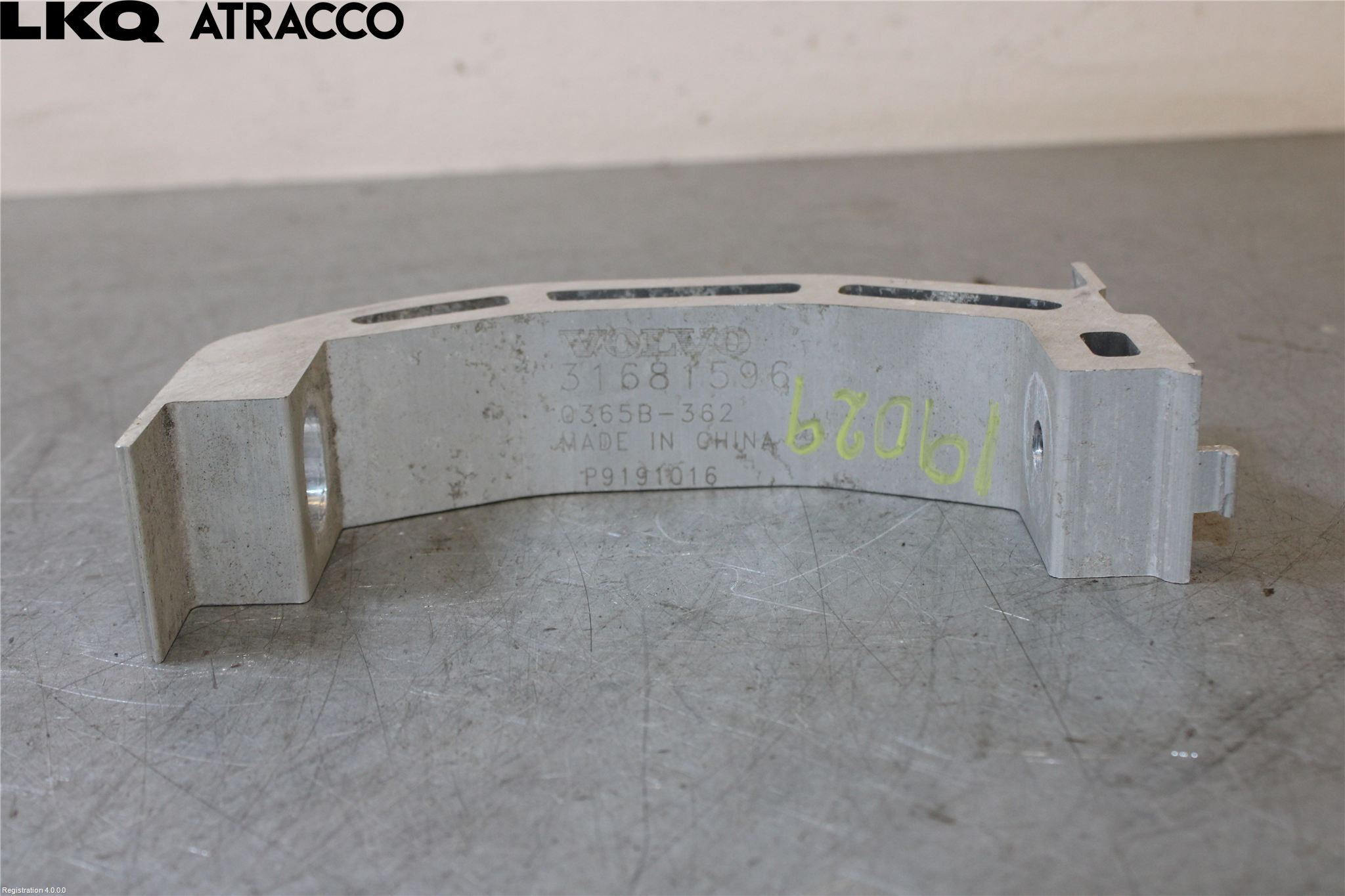 Volvo XC40/RECHARGE 18- Front Övrigt