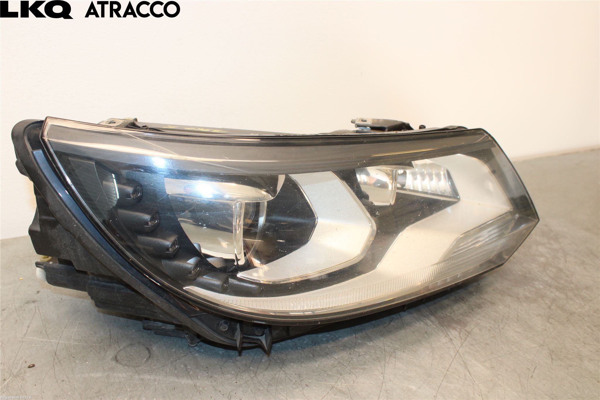Volkswagen VW TIGUAN 16-24 Strålkastare Höger