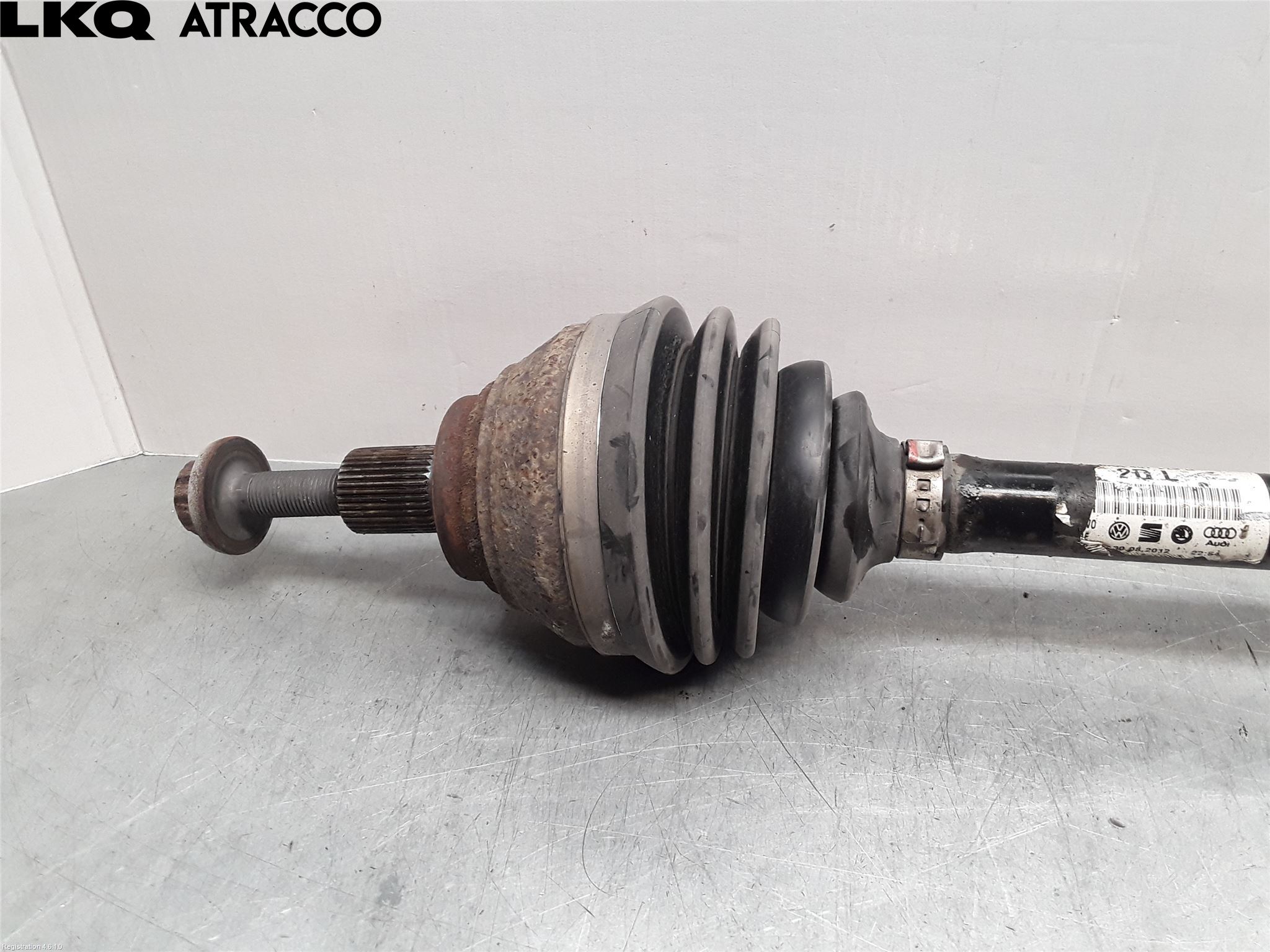 Volkswagen VW PASSAT 11-14 Drivaxel Bak Höger