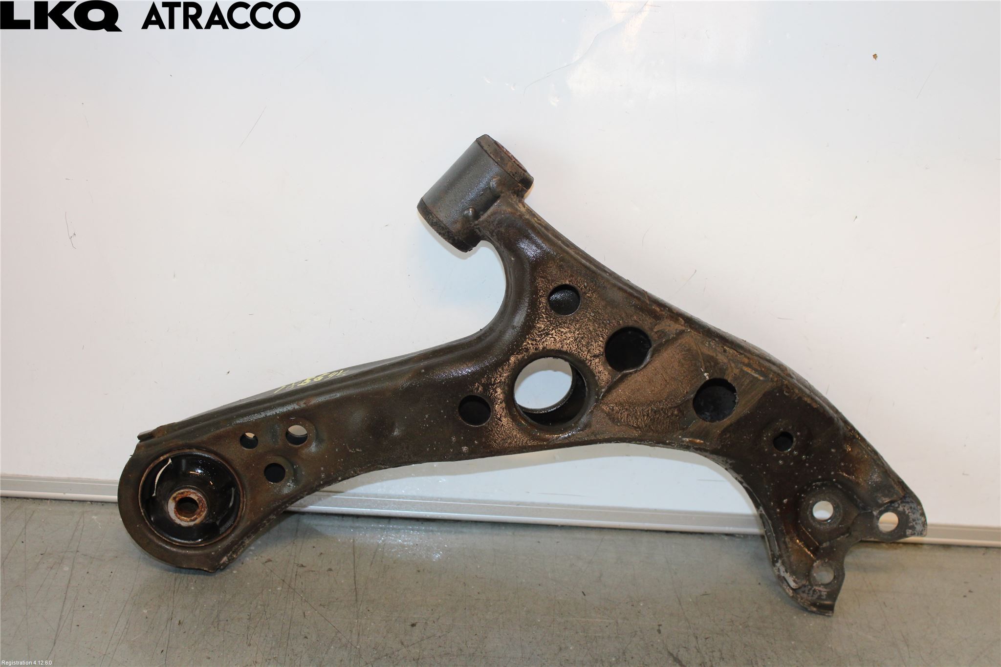 Toyota COROLLA 19- Bärarm Fram Undre Vä