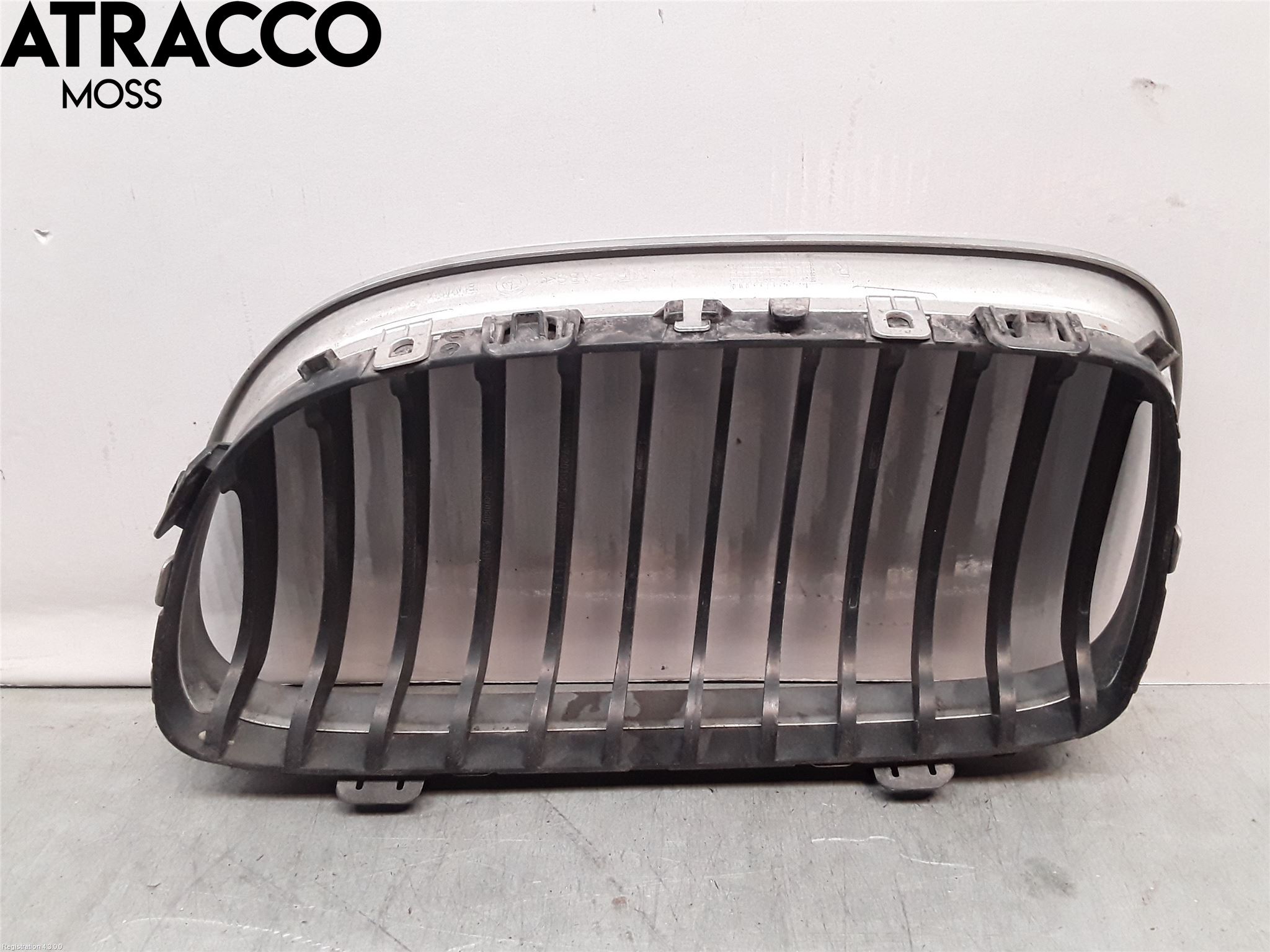 BMW 3 E90/91 SED/TOU 05-12 Grilldel Höger