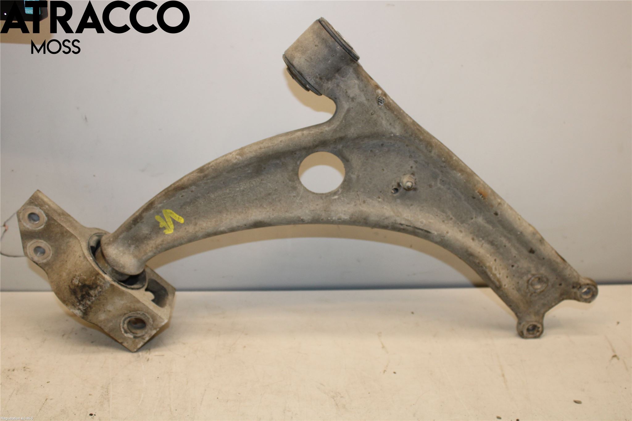 Volkswagen VW PASSAT 05-11 Bärarm Fram Undre Vä