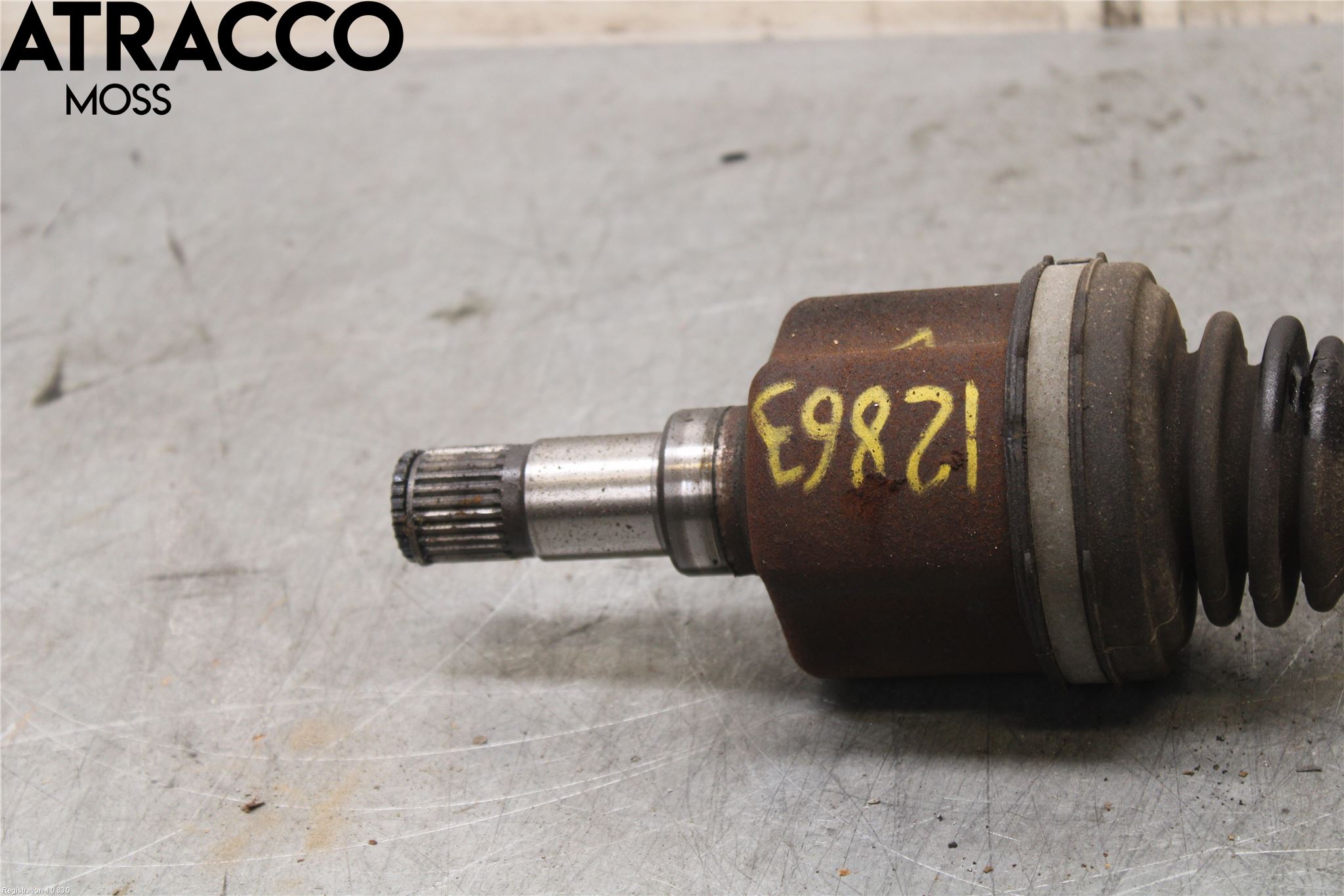 Volvo V60 11-13 Drivaxel Fram Vänster