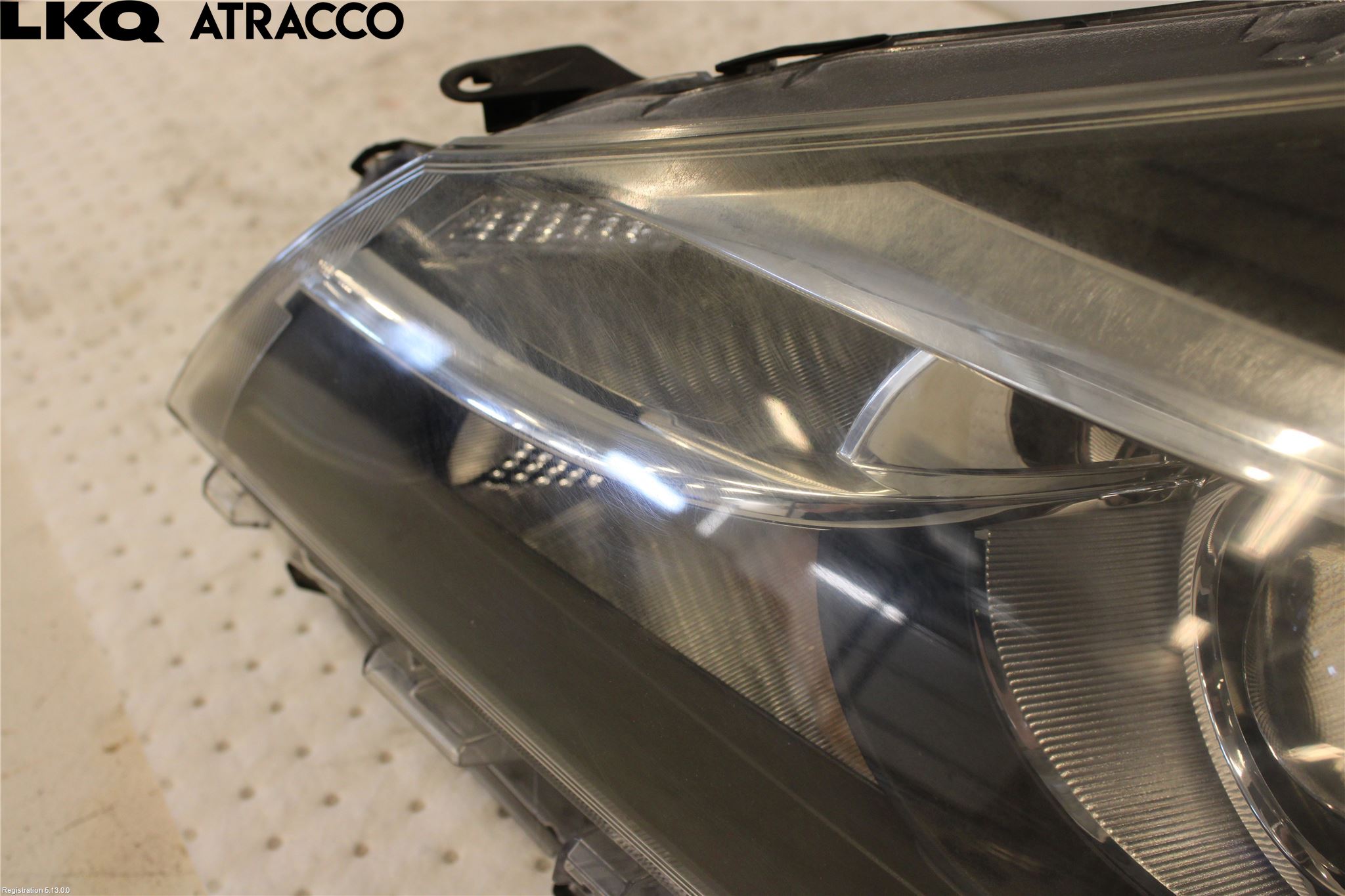 Toyota YARIS XP130 15-20 Strålkastare Vänster