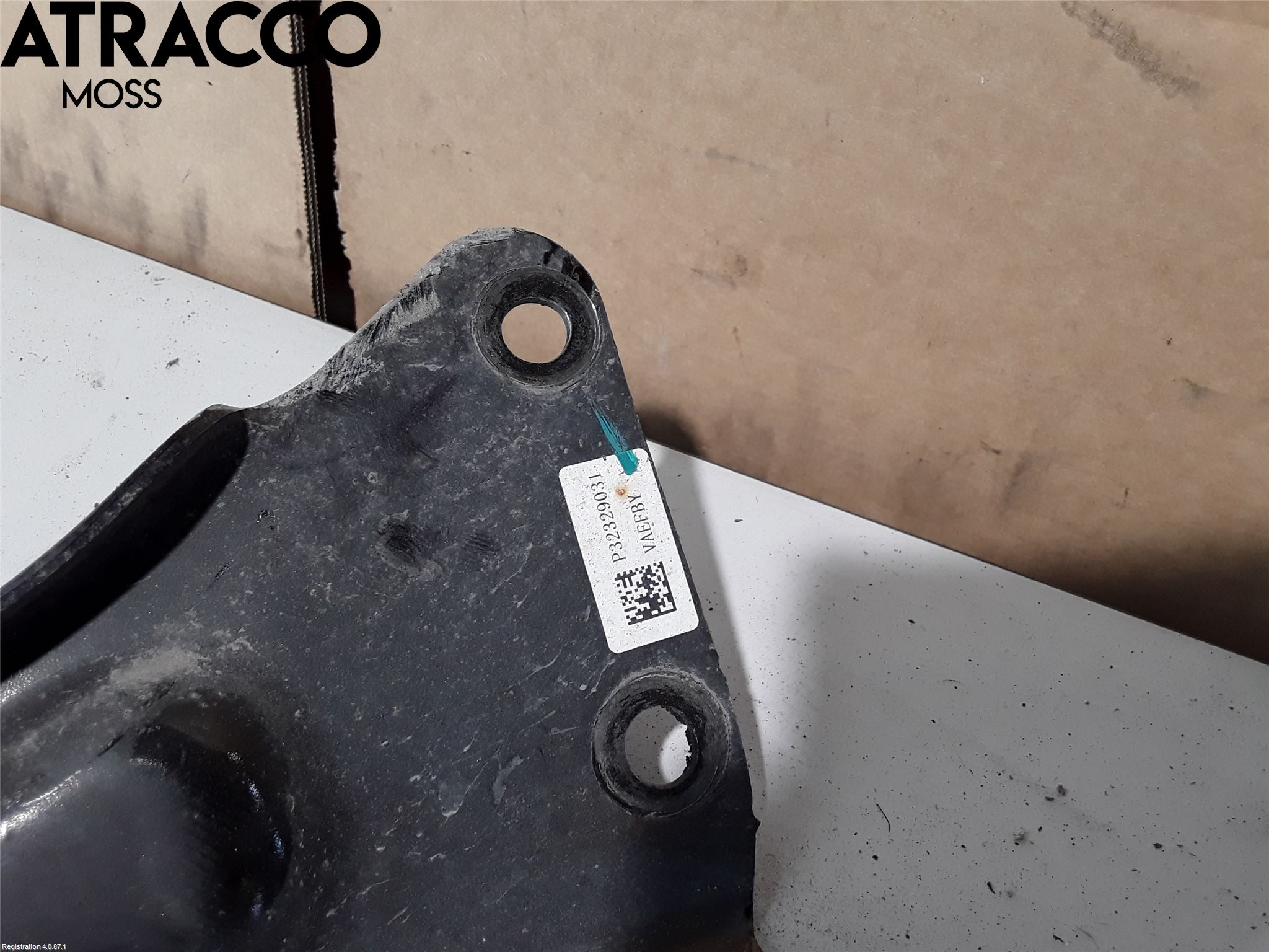 Volvo XC40/RECHARGE 18- Bärarm Bak Höger