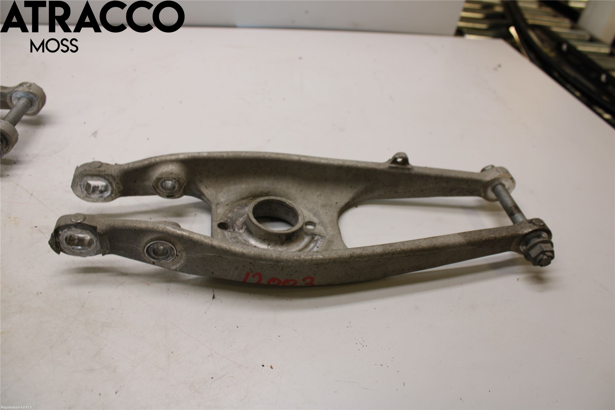 BMW 2 F22/F23/F87 Coupé/Cab 13-21 Bärarm Bak Höger