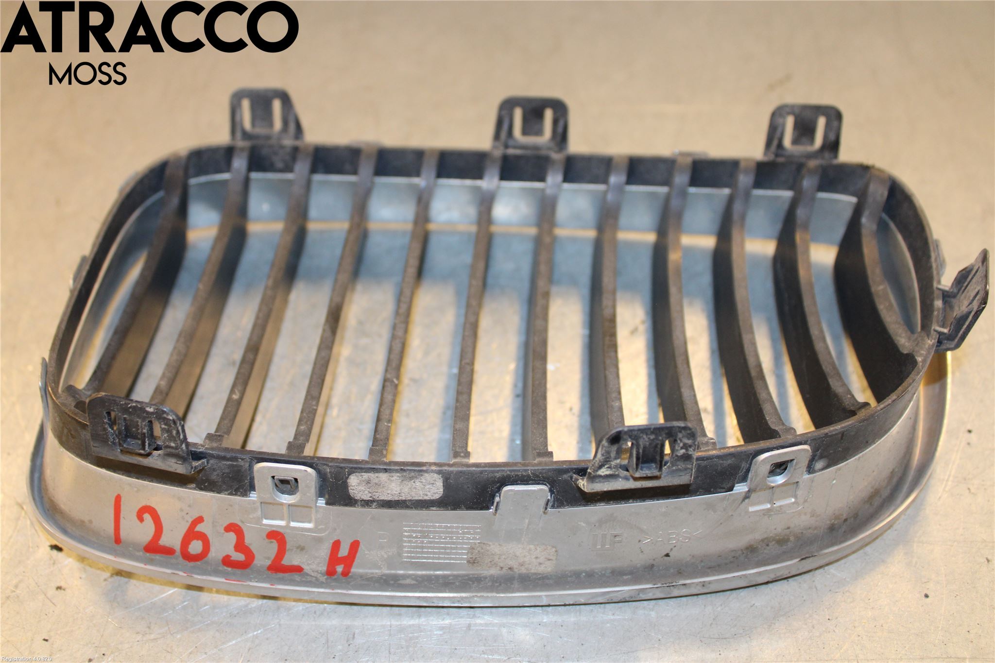 BMW 1 E87/81 5D/3D 03-11 Grilldel Höger