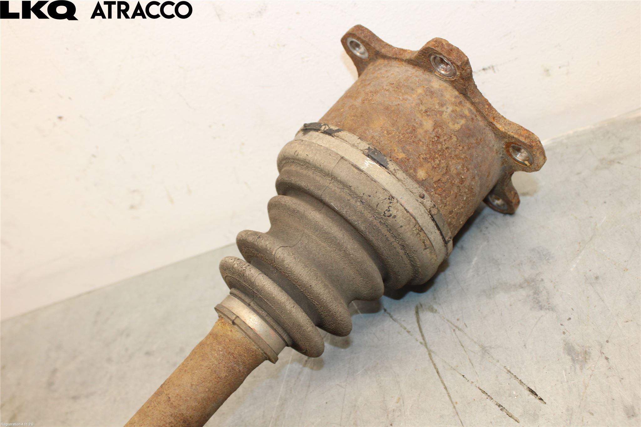 Toyota HI-ACE 06-12 Drivaxel Bak Höger
