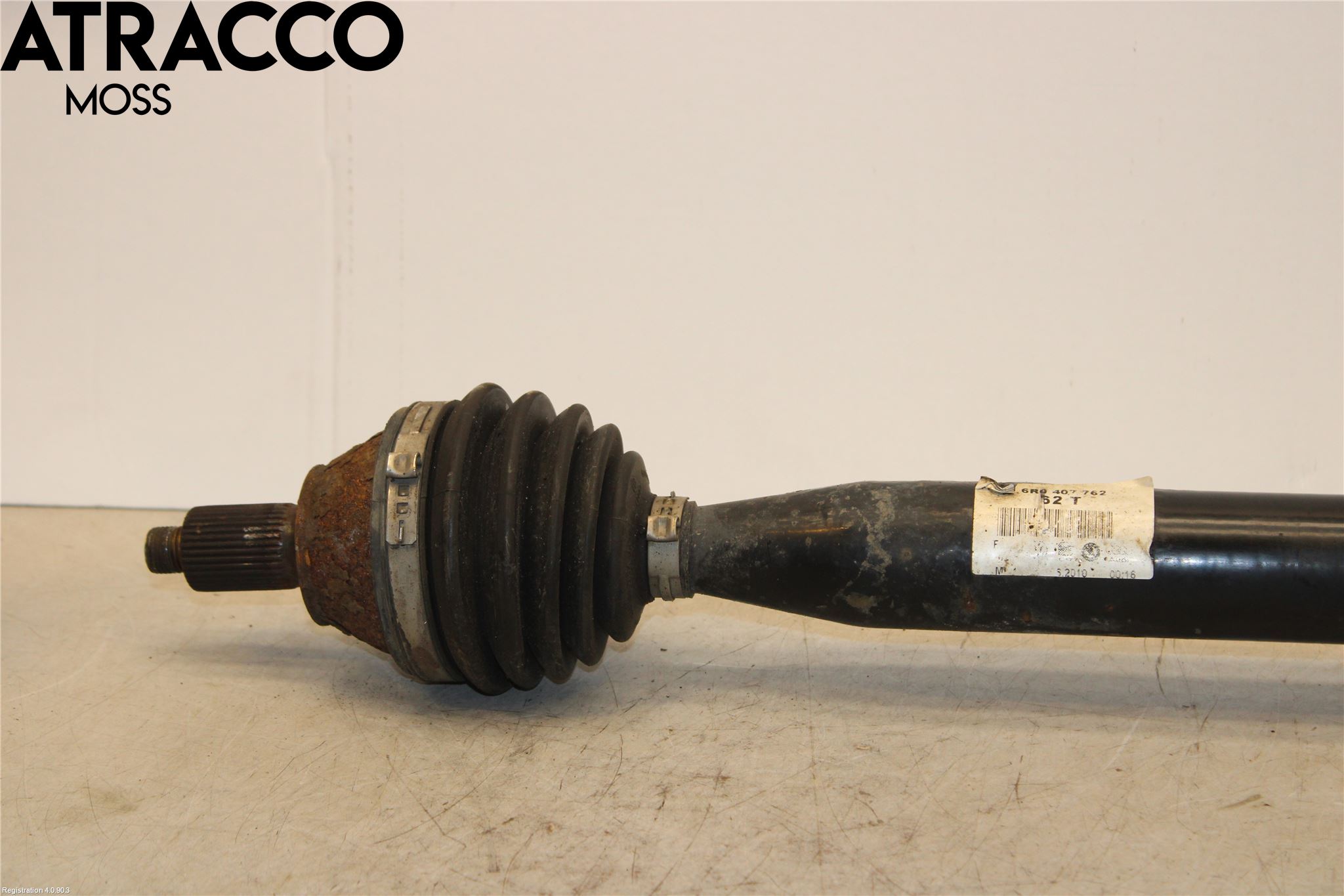 Volkswagen VW POLO 10-17 Drivaxel Fram Höger