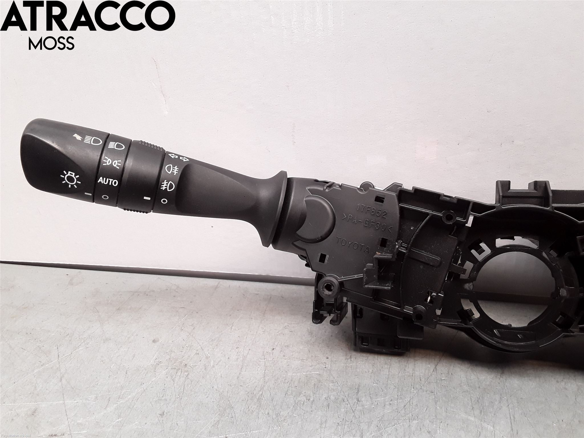 Toyota AURIS 13-19 Spakcentral