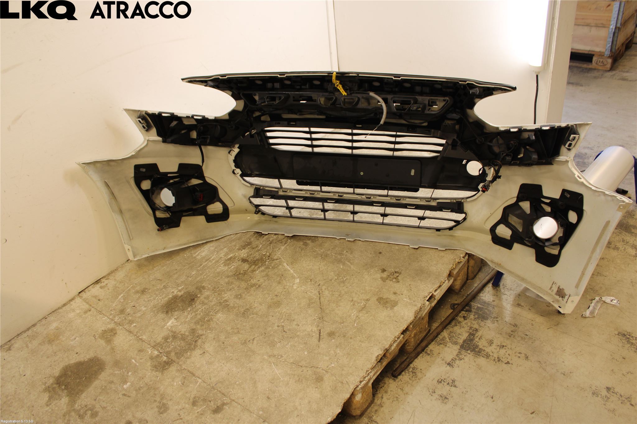 Ford TRANSIT/TOURNEO CONNECT 13-22 Stötfångare Fram