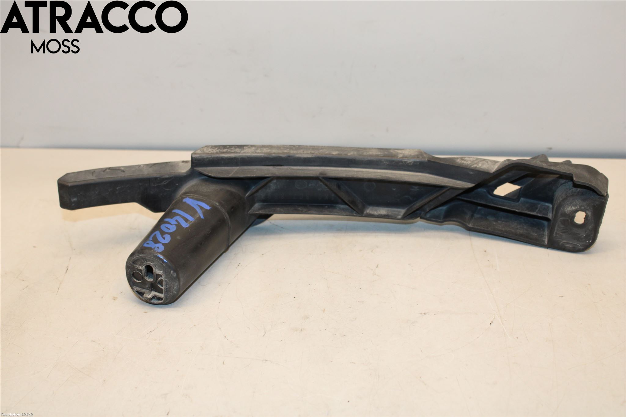 Volkswagen VW GOLF V 04-09 Stötfångarbärjärn Fram