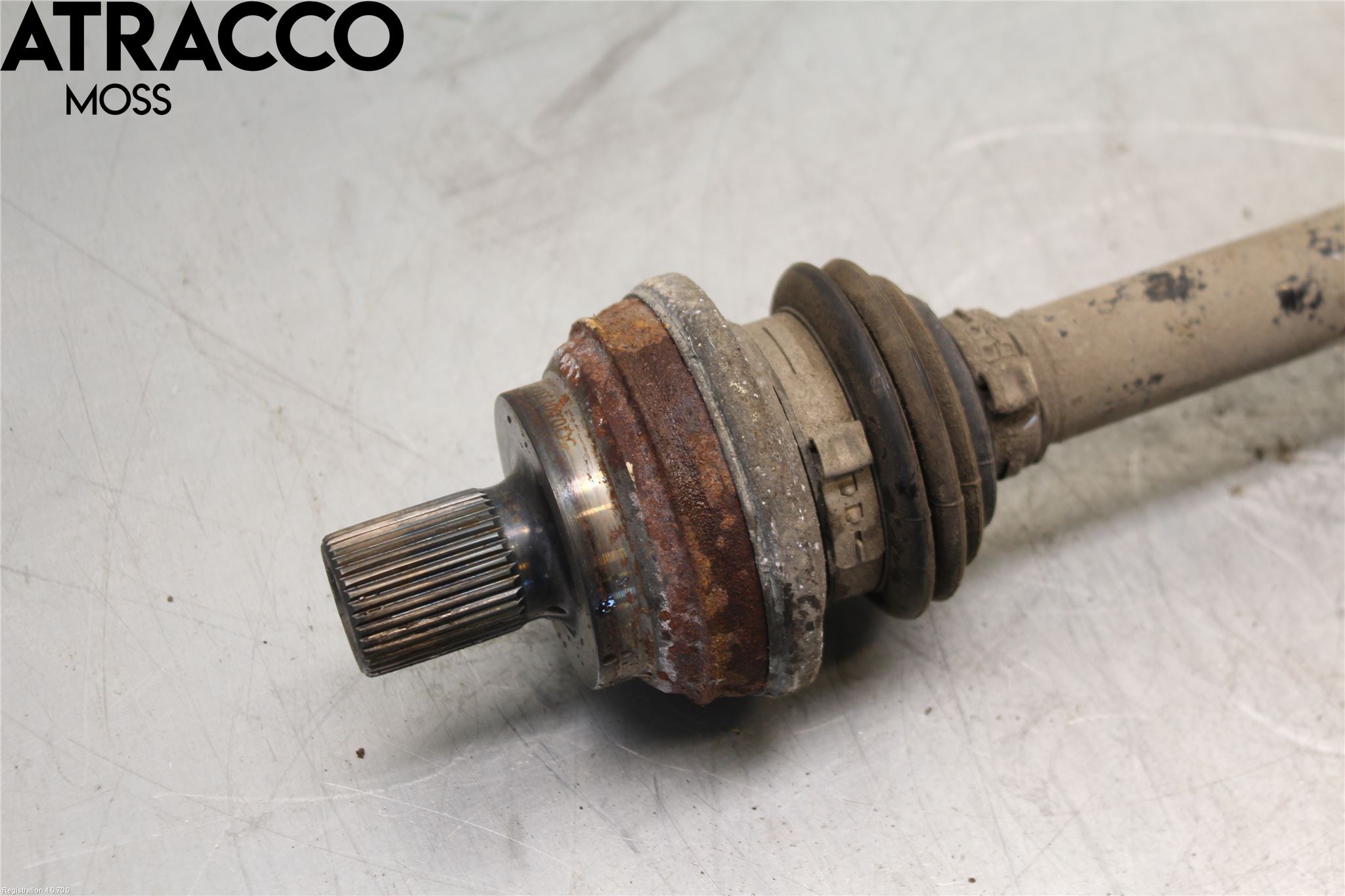 Volkswagen VW T-ROC 18- Drivaxel Bak Vänster