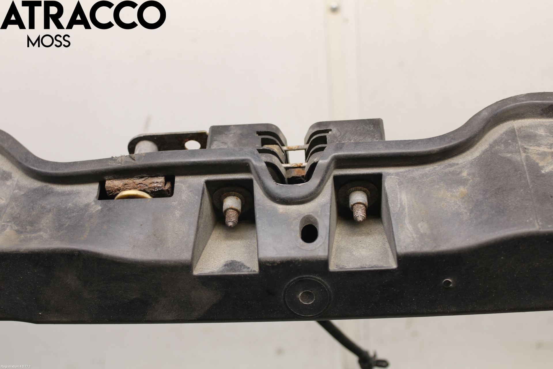 Volkswagen VW TRANSP/CARAVELLE (T5) 04-15 Front Huvlåsplåt-Balk