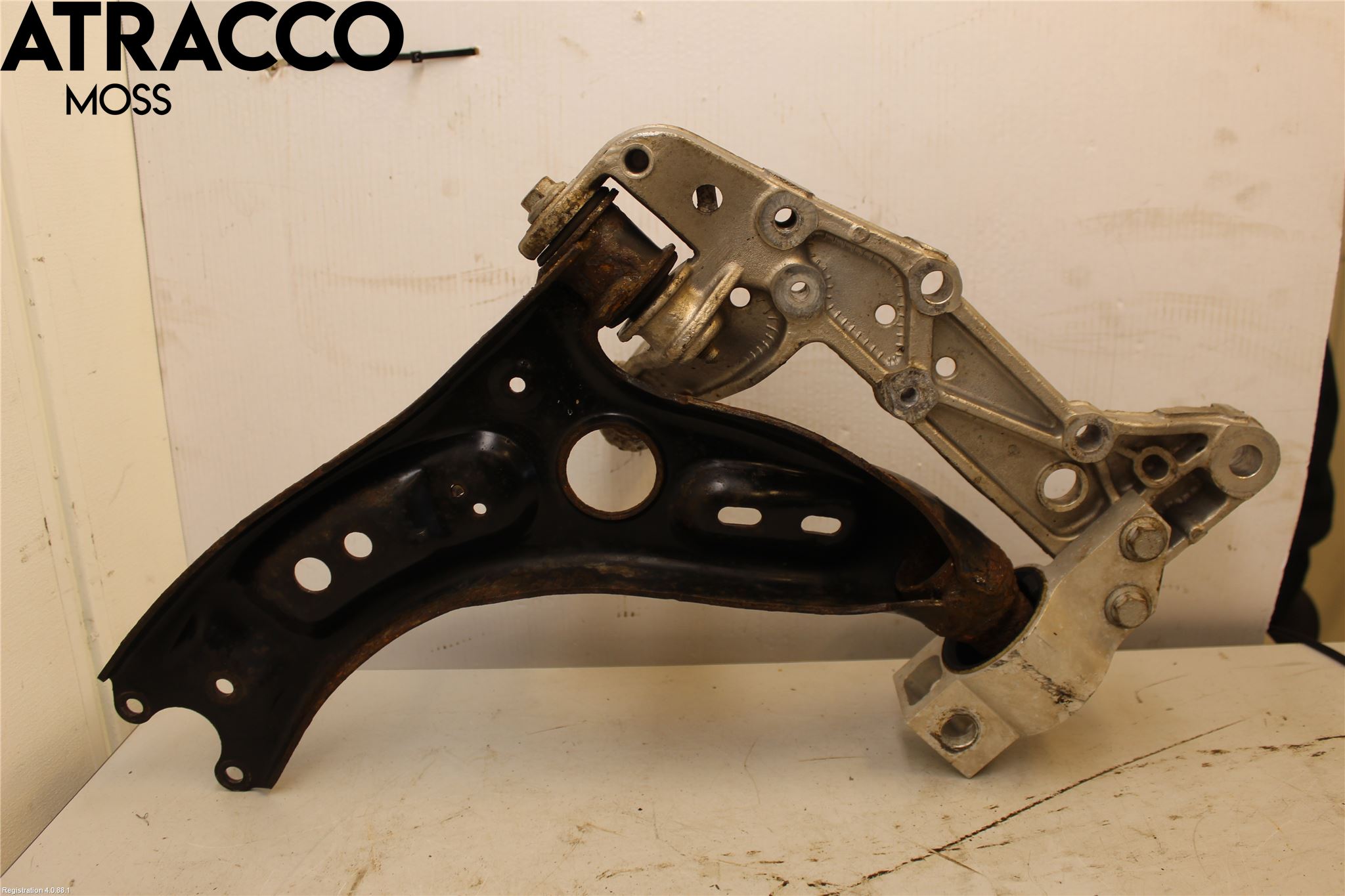Volkswagen VW GOLF VI 09-13 Bärarm Fram Undre Hö