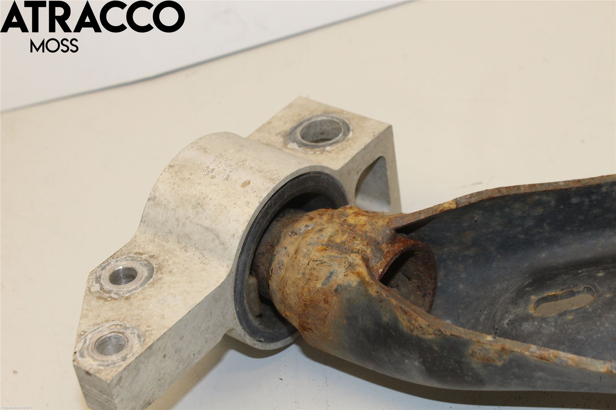 Volkswagen VW TOURAN 10-15 Bärarm Fram Undre Hö