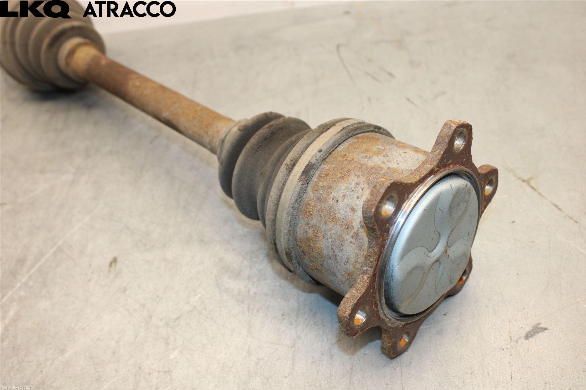 Toyota HI-ACE 06-12 Drivaxel Bak Vänster