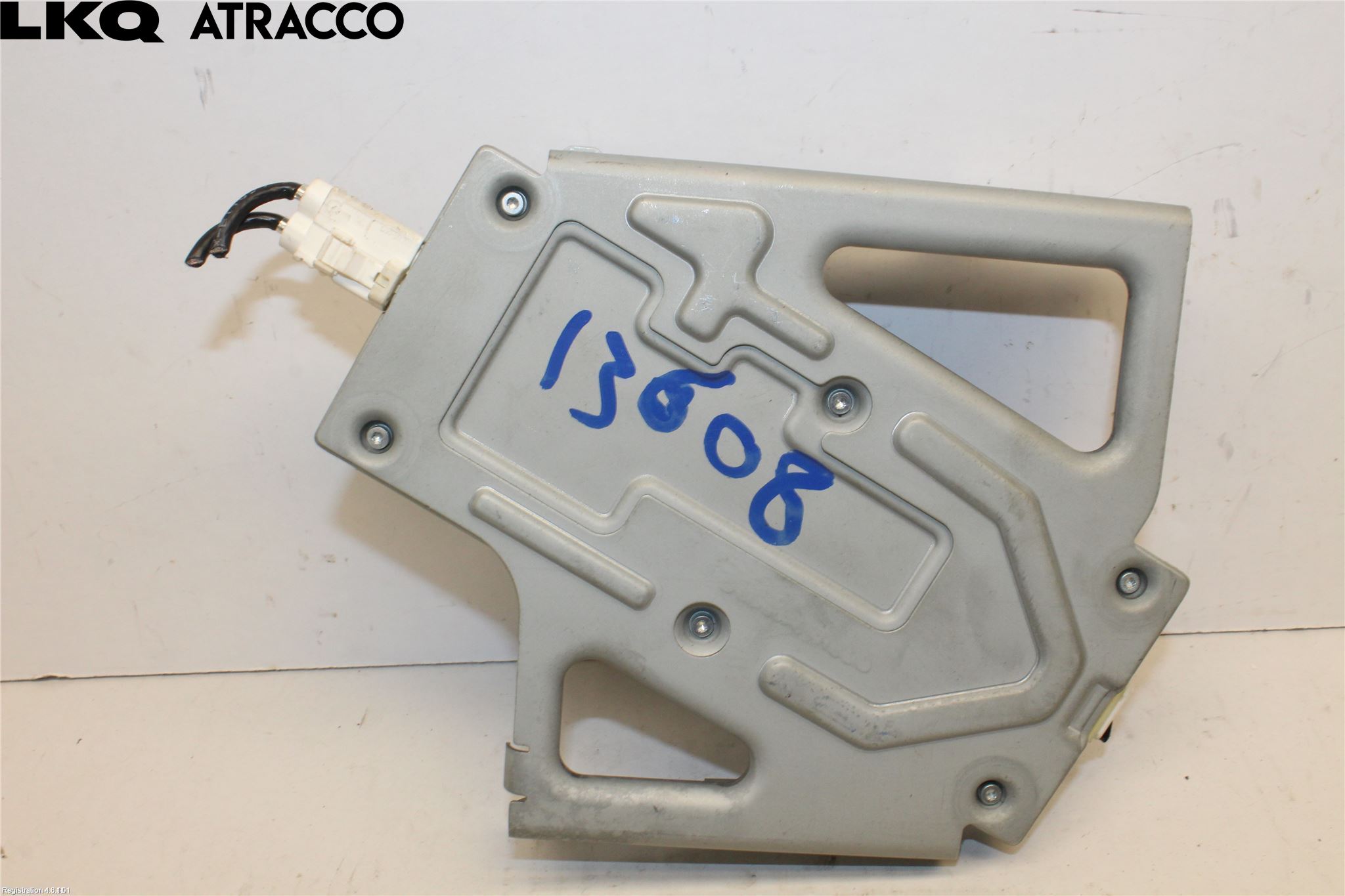 Tesla MODEL S 13- Radio