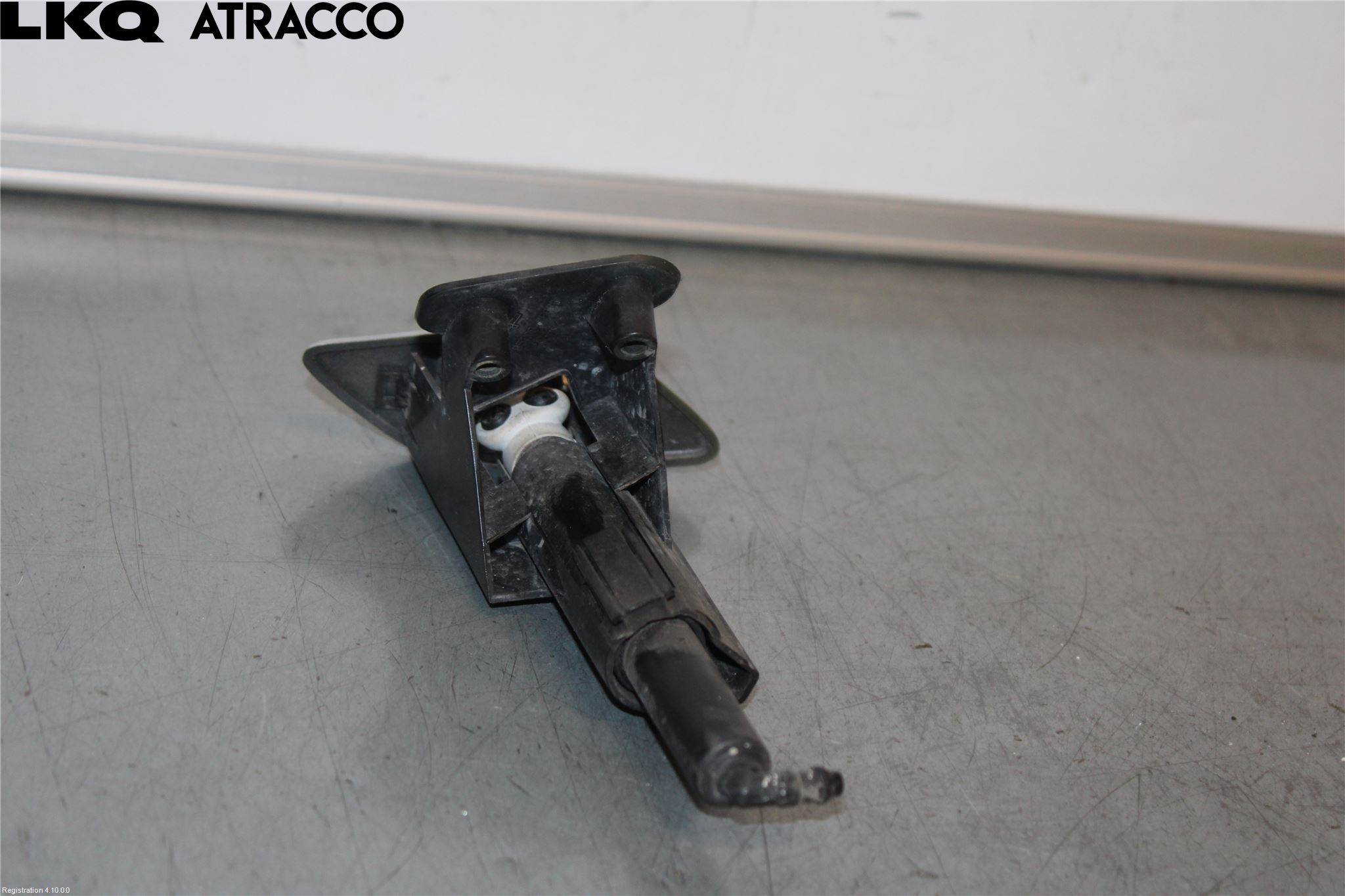 Toyota VERSO 09-18 Spolarmunstycke Strålkastare