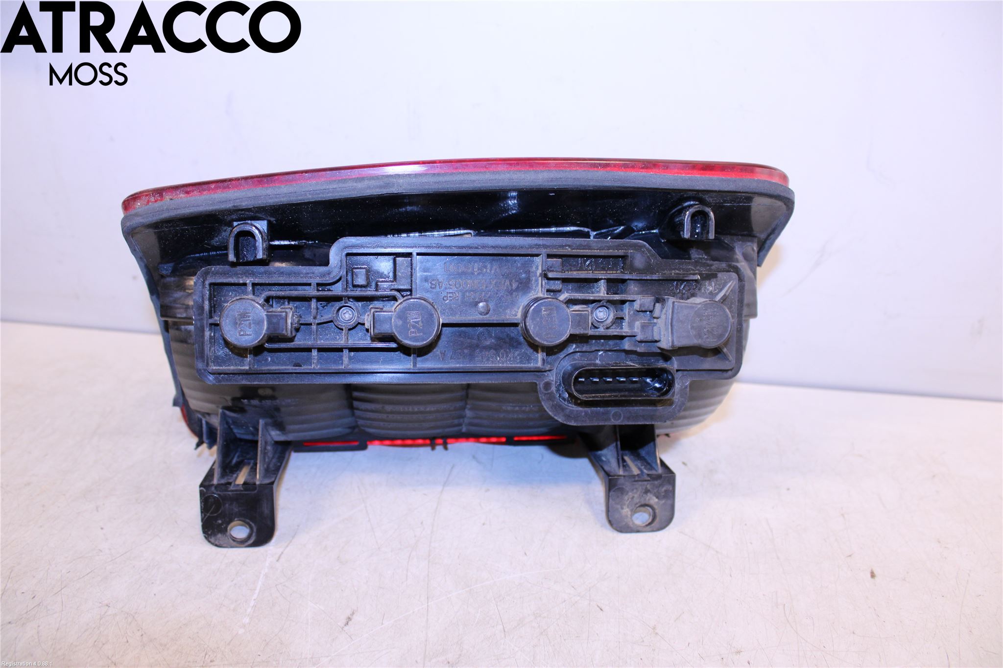 Volkswagen VW CADDY      04-10 Bakljus Höger