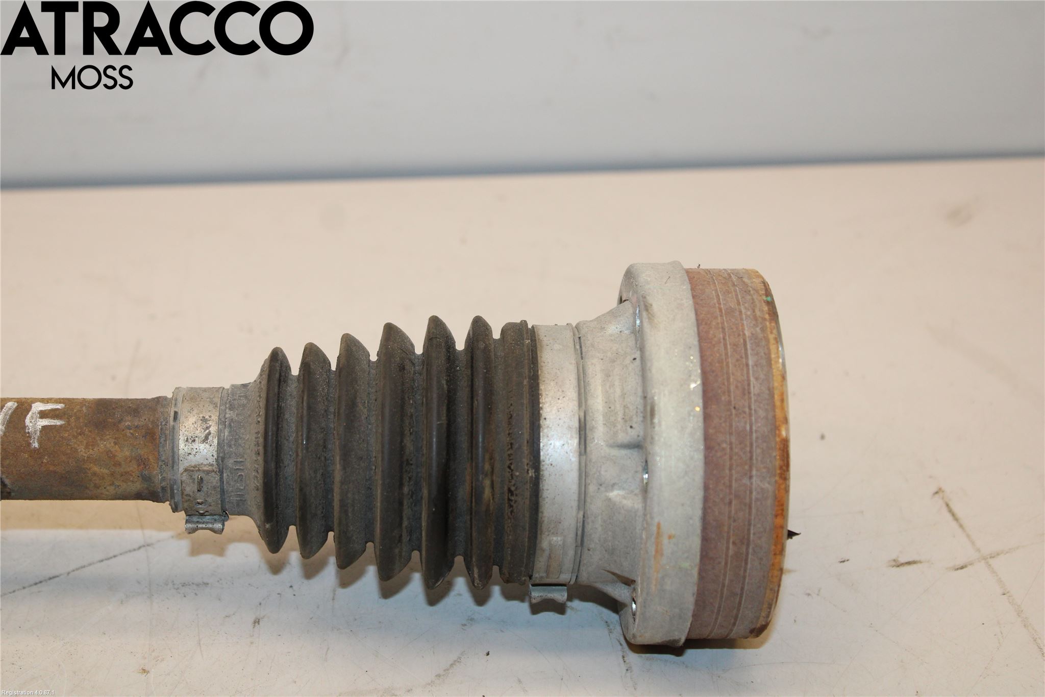 Volkswagen VW PASSAT 15-19 Drivaxel Fram Vänster