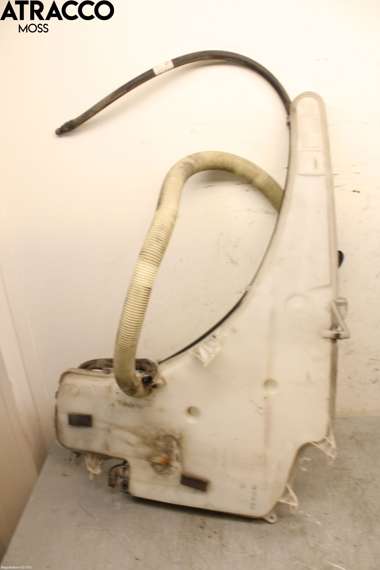 BMW 1 E87/81 5D/3D 03-11 Spolartank Vindruta-Strål