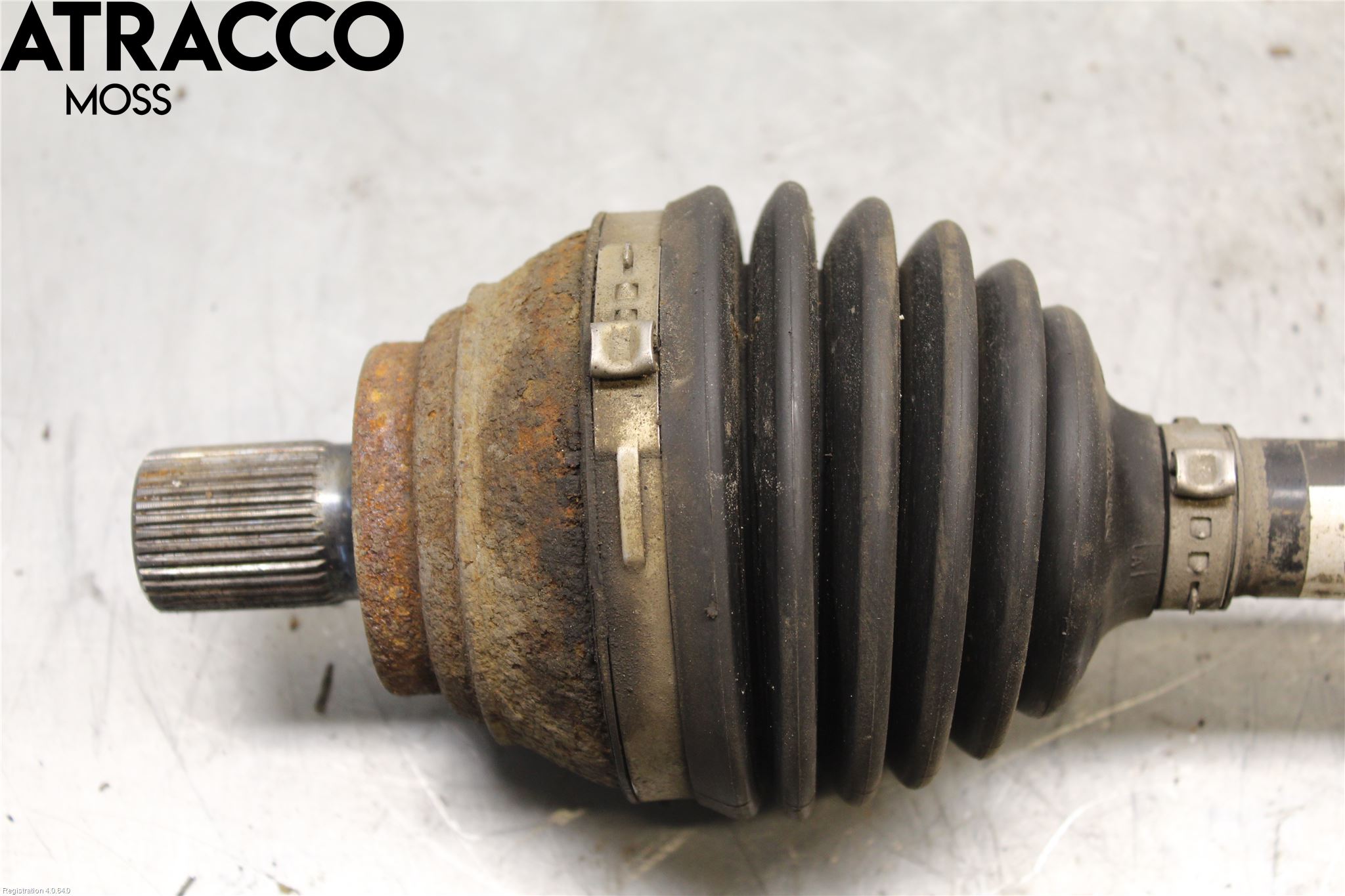 Volkswagen VW TOURAN 10-15 Drivaxel Fram Vänster