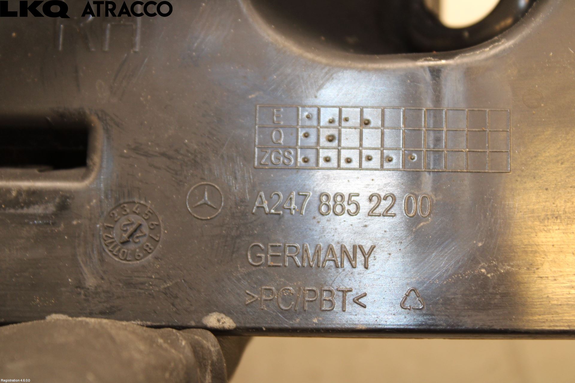 Mercedes-Benz MB EQB (X243) 22- Stötfångarfäste Bak Hö