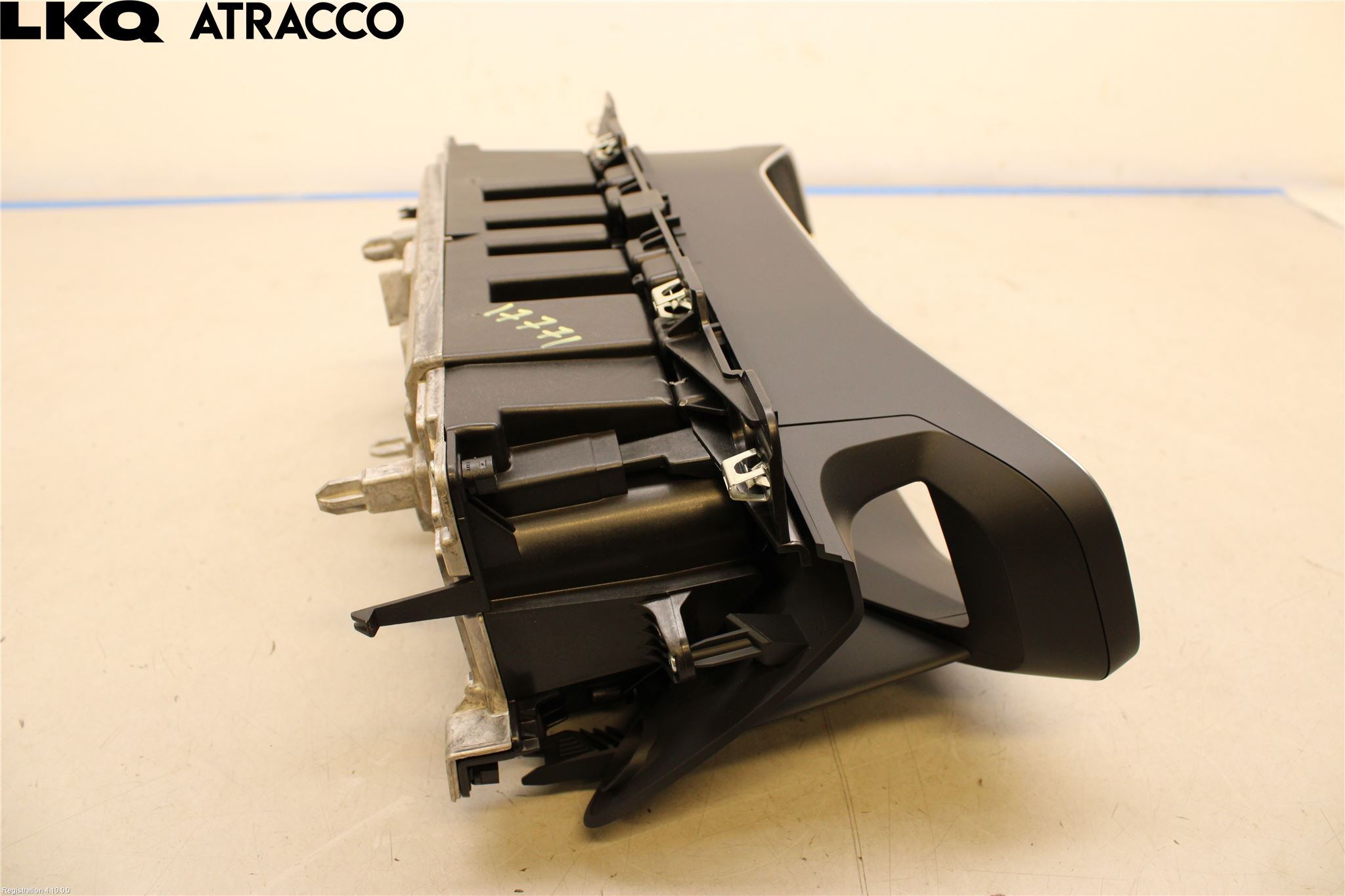 Peugeot 2008/E-2008 20- Instrument Hast