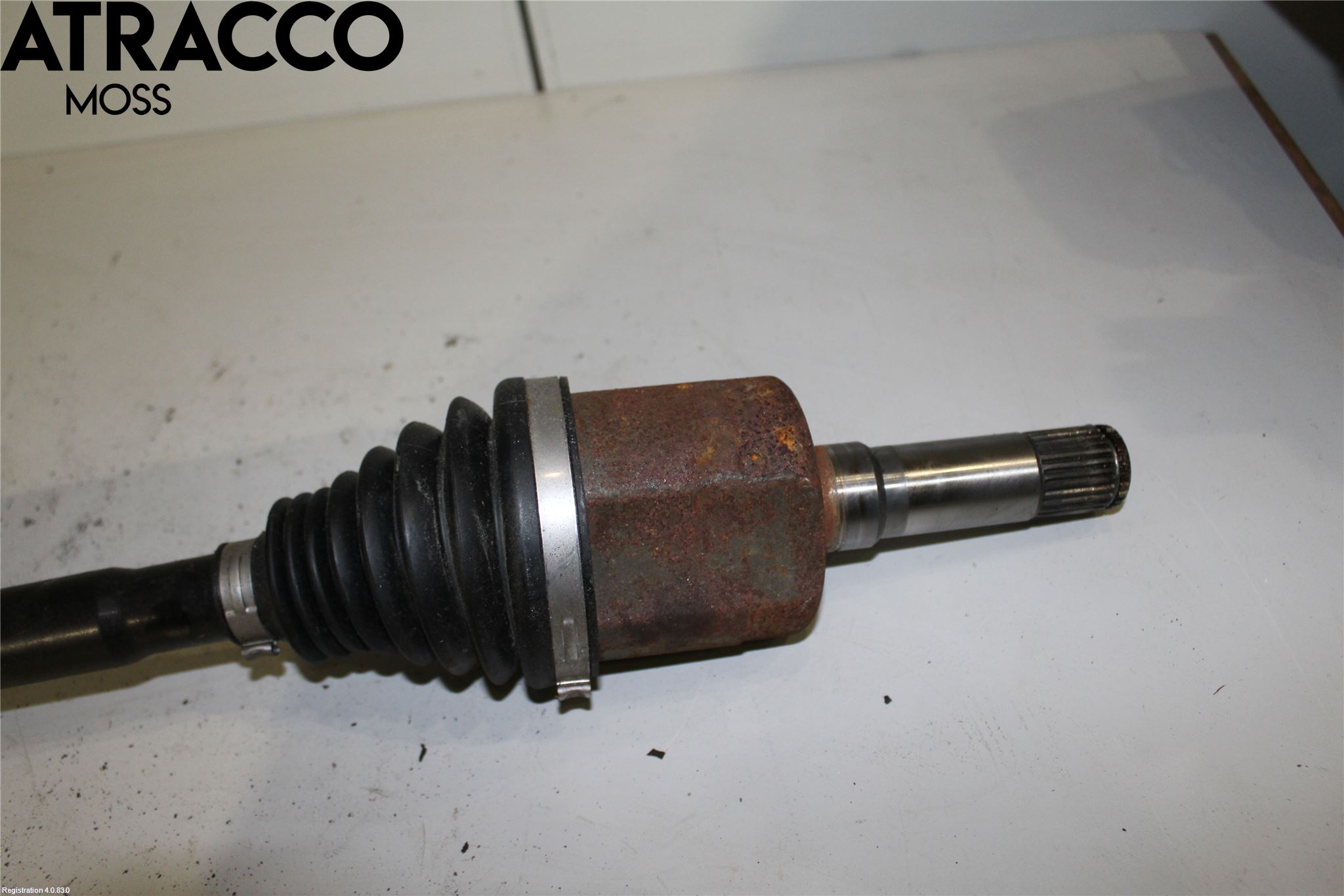 MG ZS EV 20- Drivaxel Fram Höger