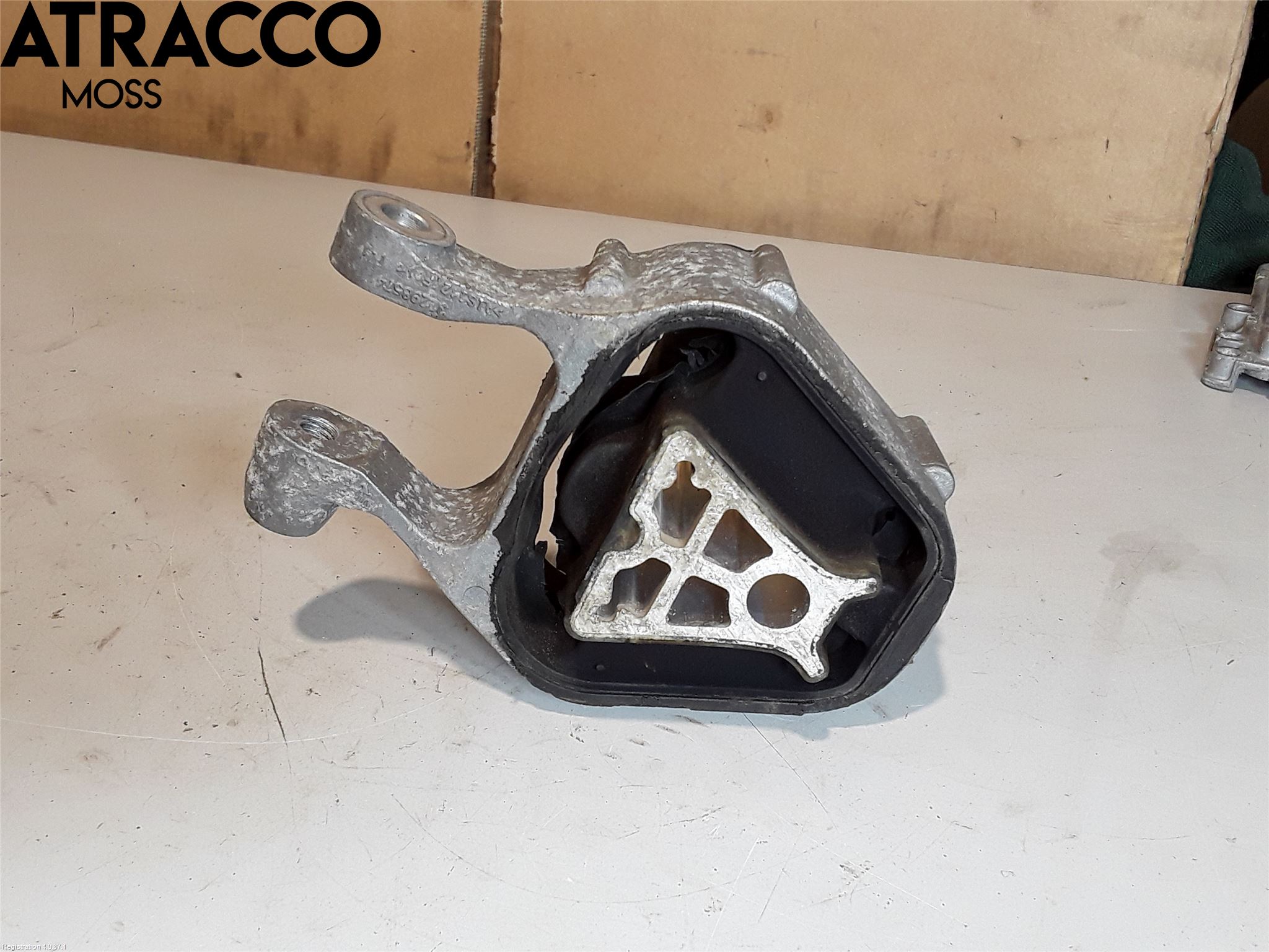 Volvo XC40/RECHARGE 18- Motorfäste