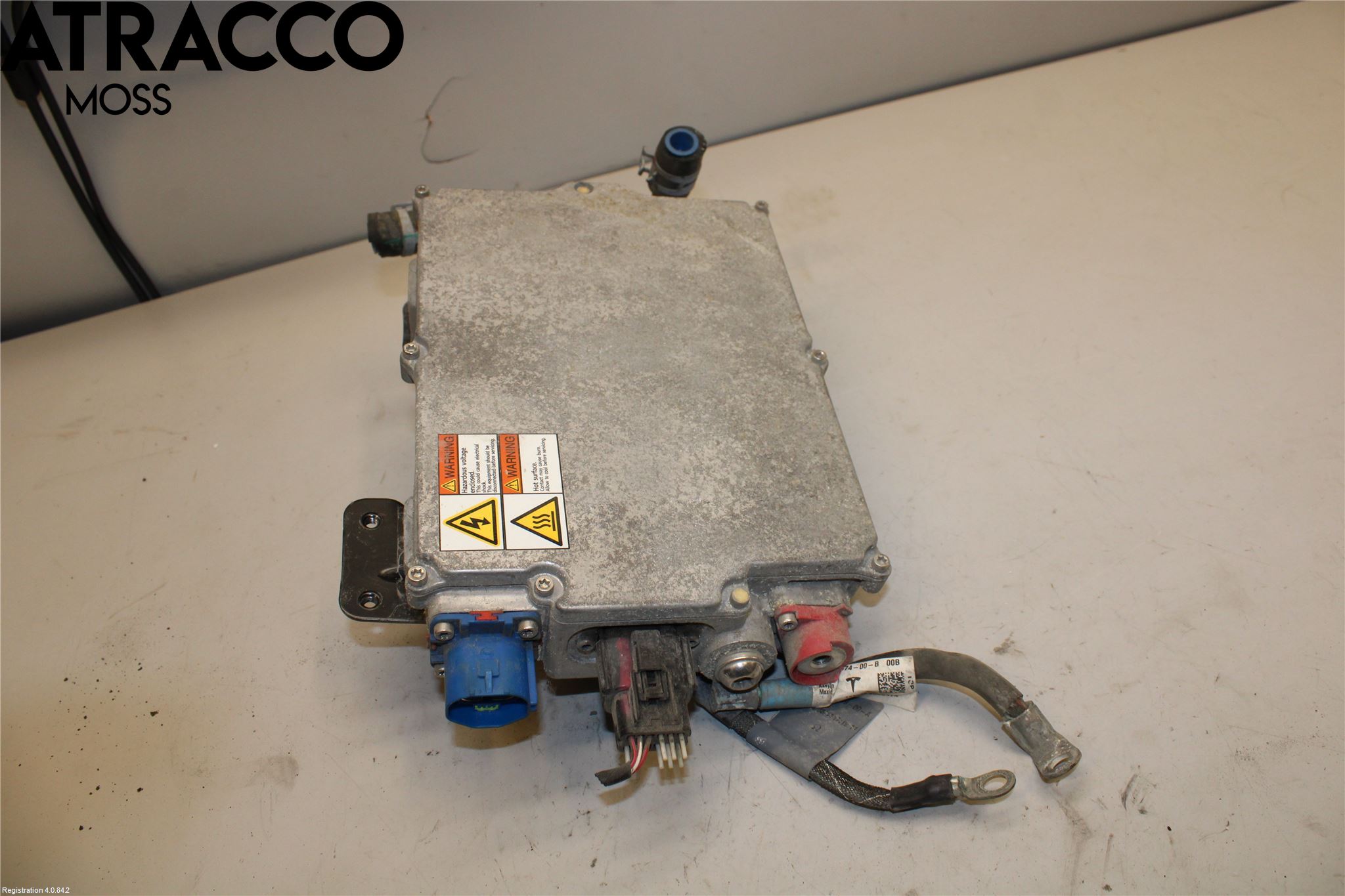 Tesla MODEL S 13- Converter