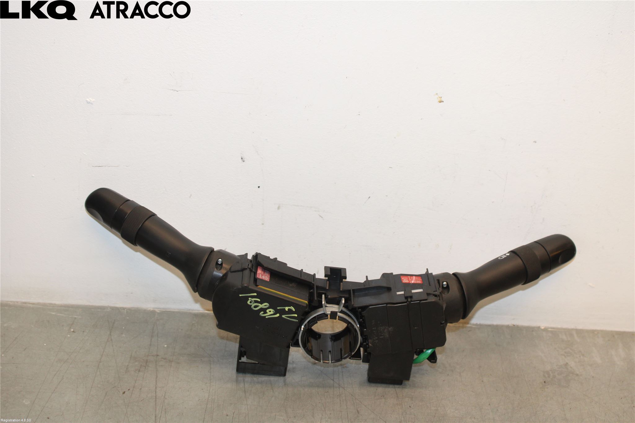 Toyota YARIS XP130 12-14 Spakcentral