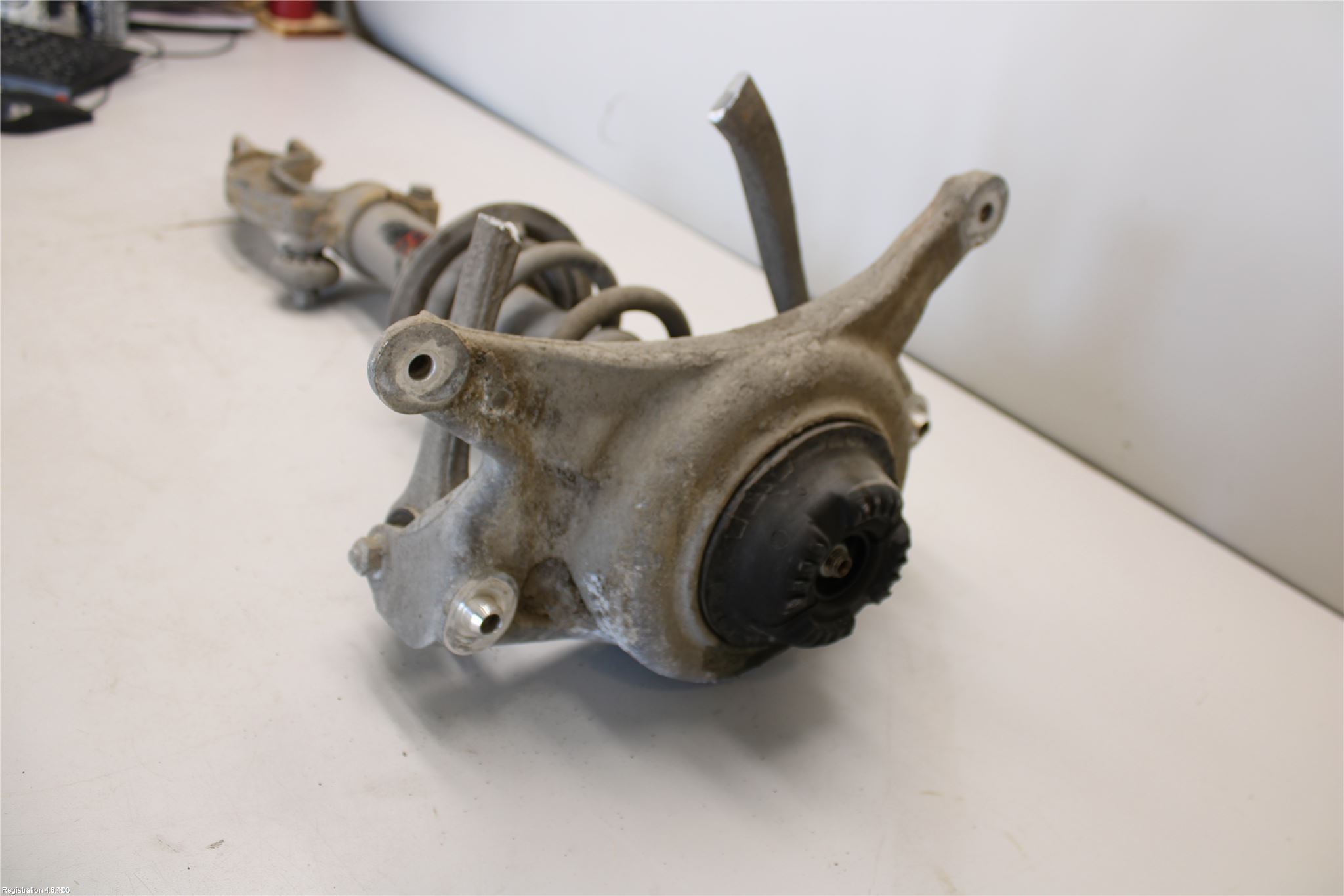 Audi A4 12-15 Fjäderben Fram Höger