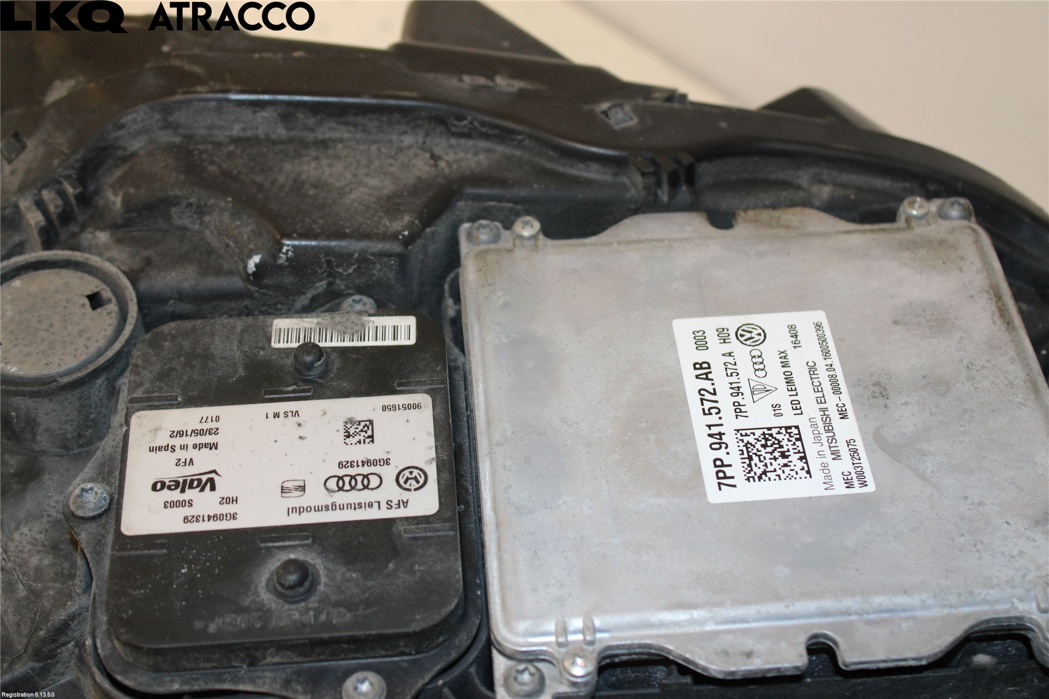 Volkswagen VW PASSAT 15-19 Strålkastare Vänster