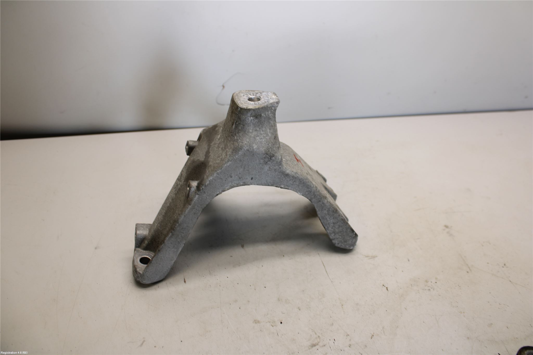 Audi A4 12-15 Motorfäste