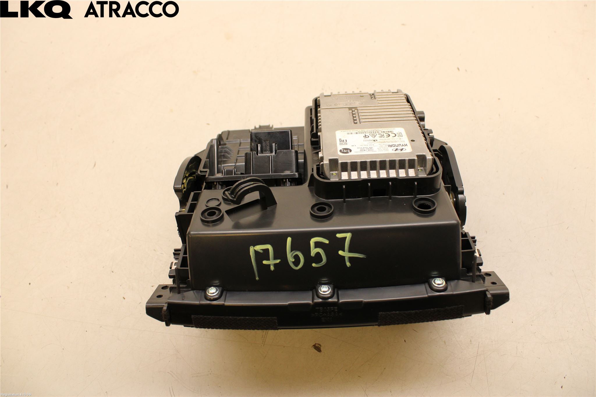 Hyundai KONA/ELECTRIC OS 18-23 Instrumentkonsoll Mitt