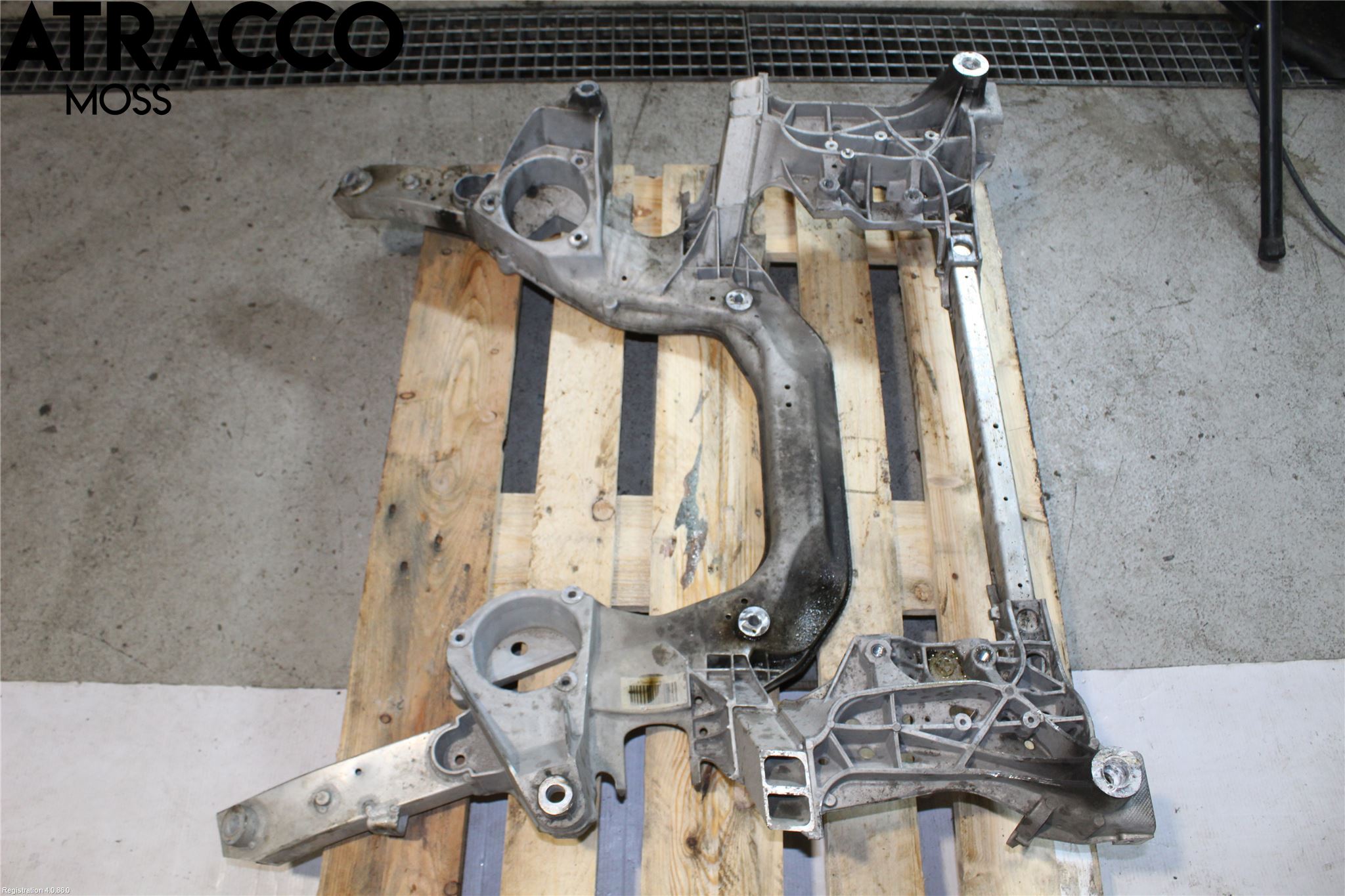 BMW 5 F10/F11/F18 09-17 Växellådsbalk
