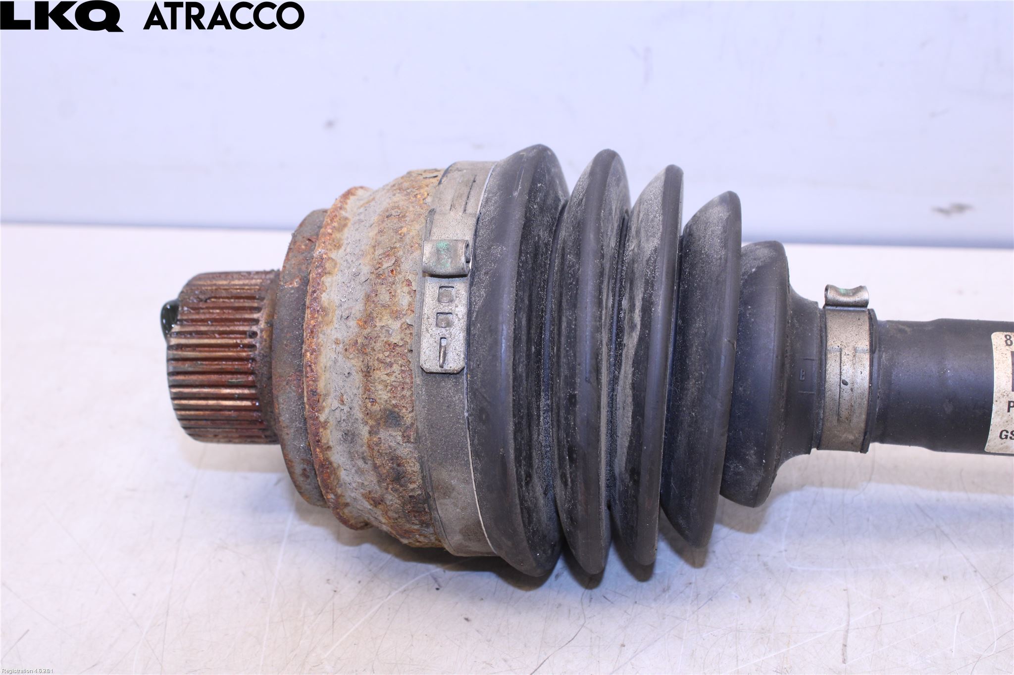 Audi A4/S4 08-11 Drivaxel Fram Vänster