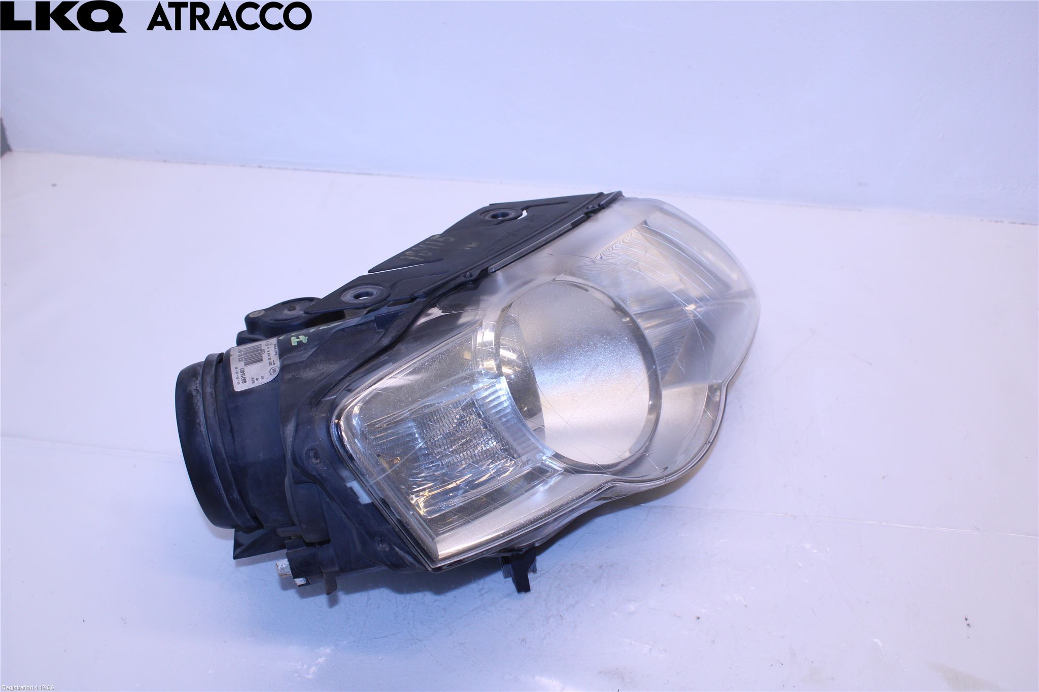 Volkswagen VW PASSAT 05-11 Strålkastare Höger