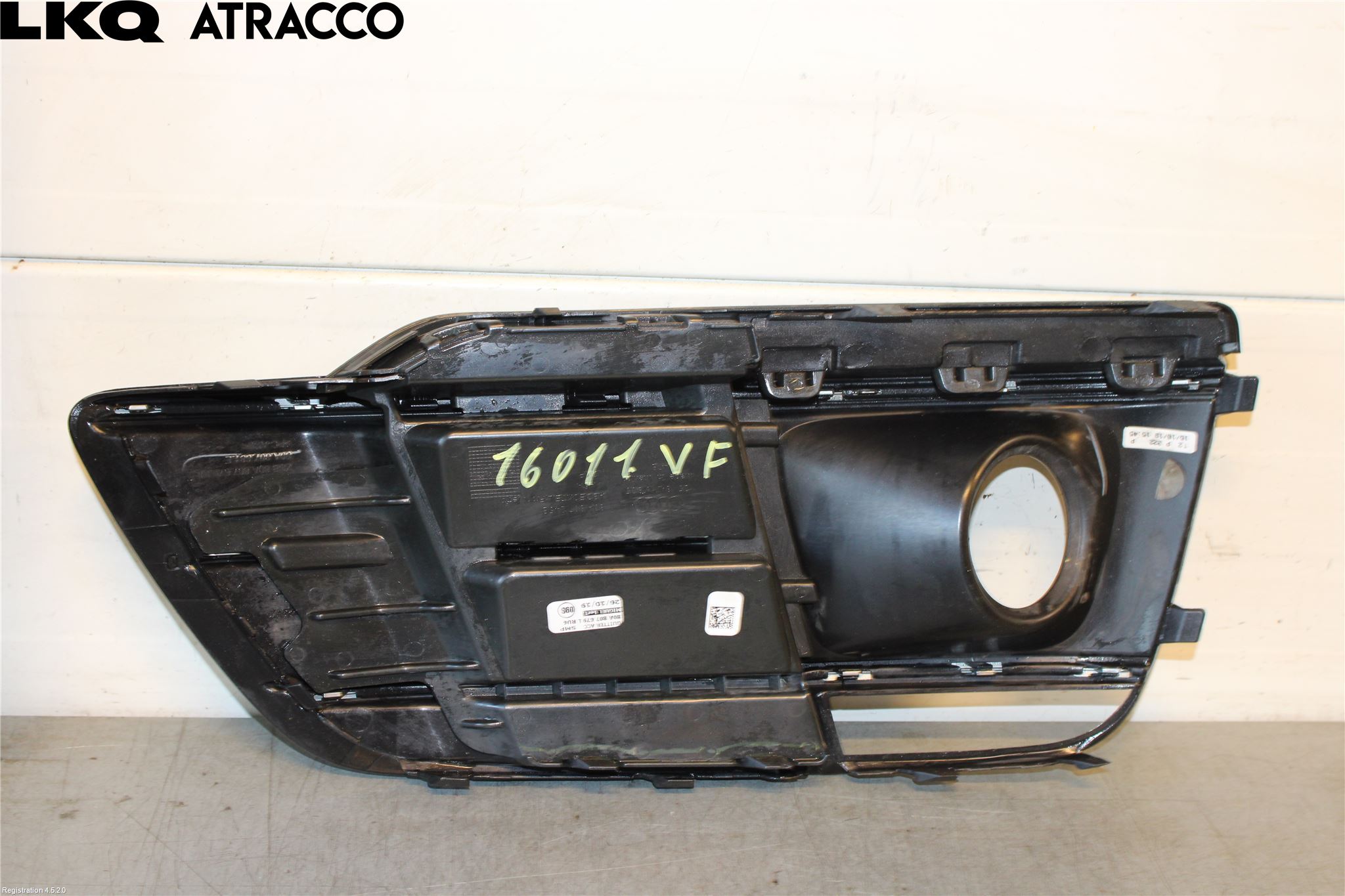 Audi Q5/SQ5 17- Dimljussarg Fram