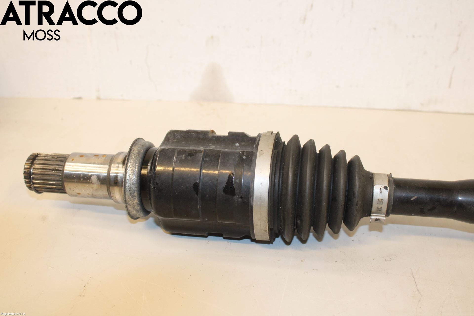 Toyota C-HR 16-23 Drivaxel Fram Höger